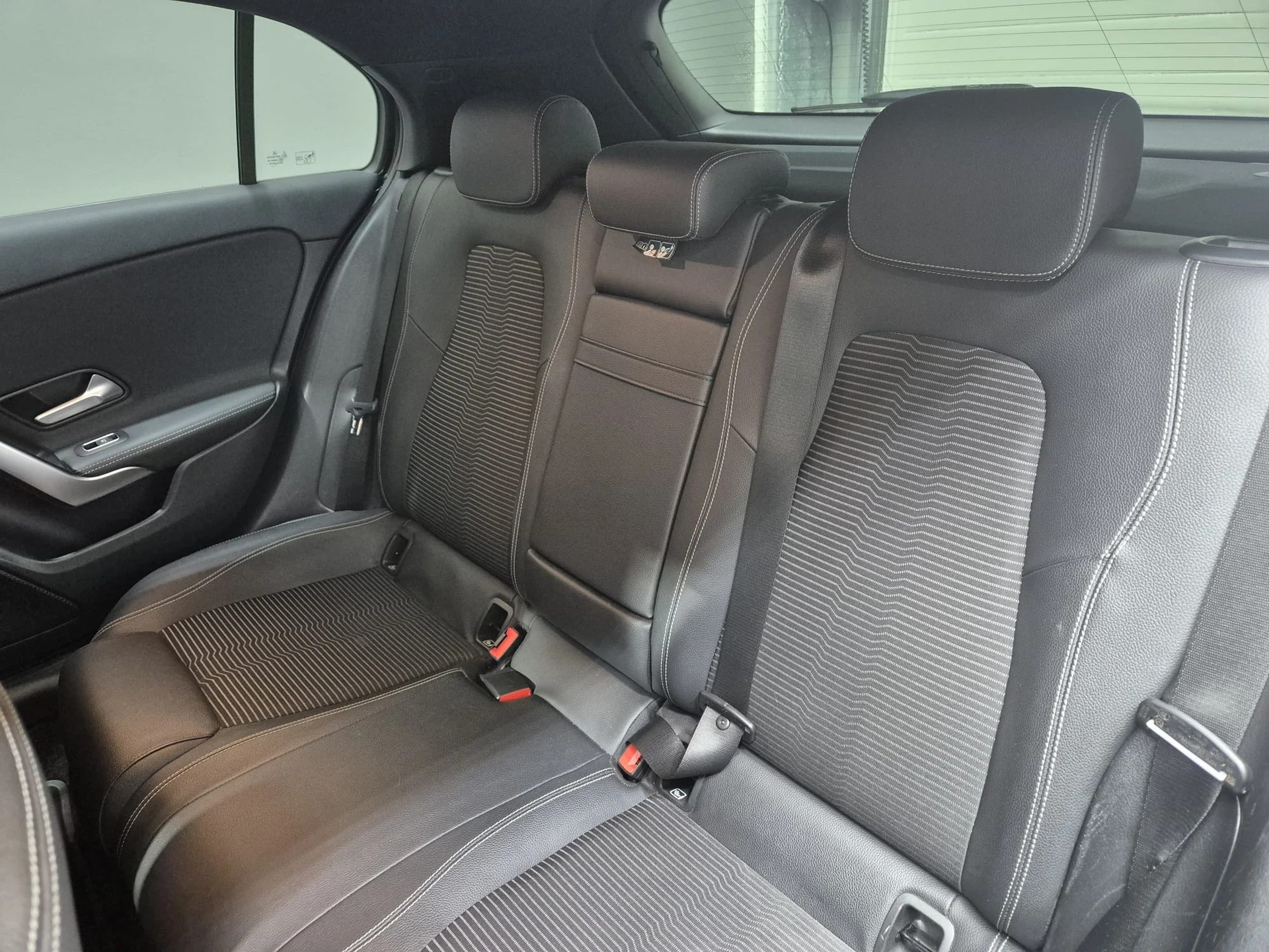 MERCEDES-BENZ A 180 Style 7G-DCT-image-10