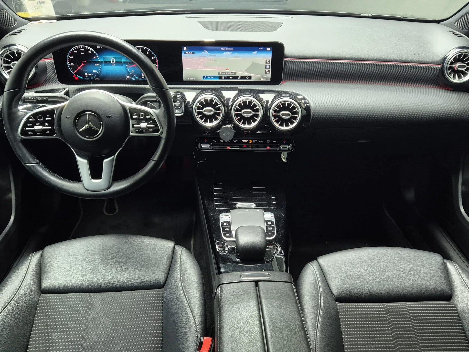 MERCEDES-BENZ A 180 Style 7G-DCT-image-14