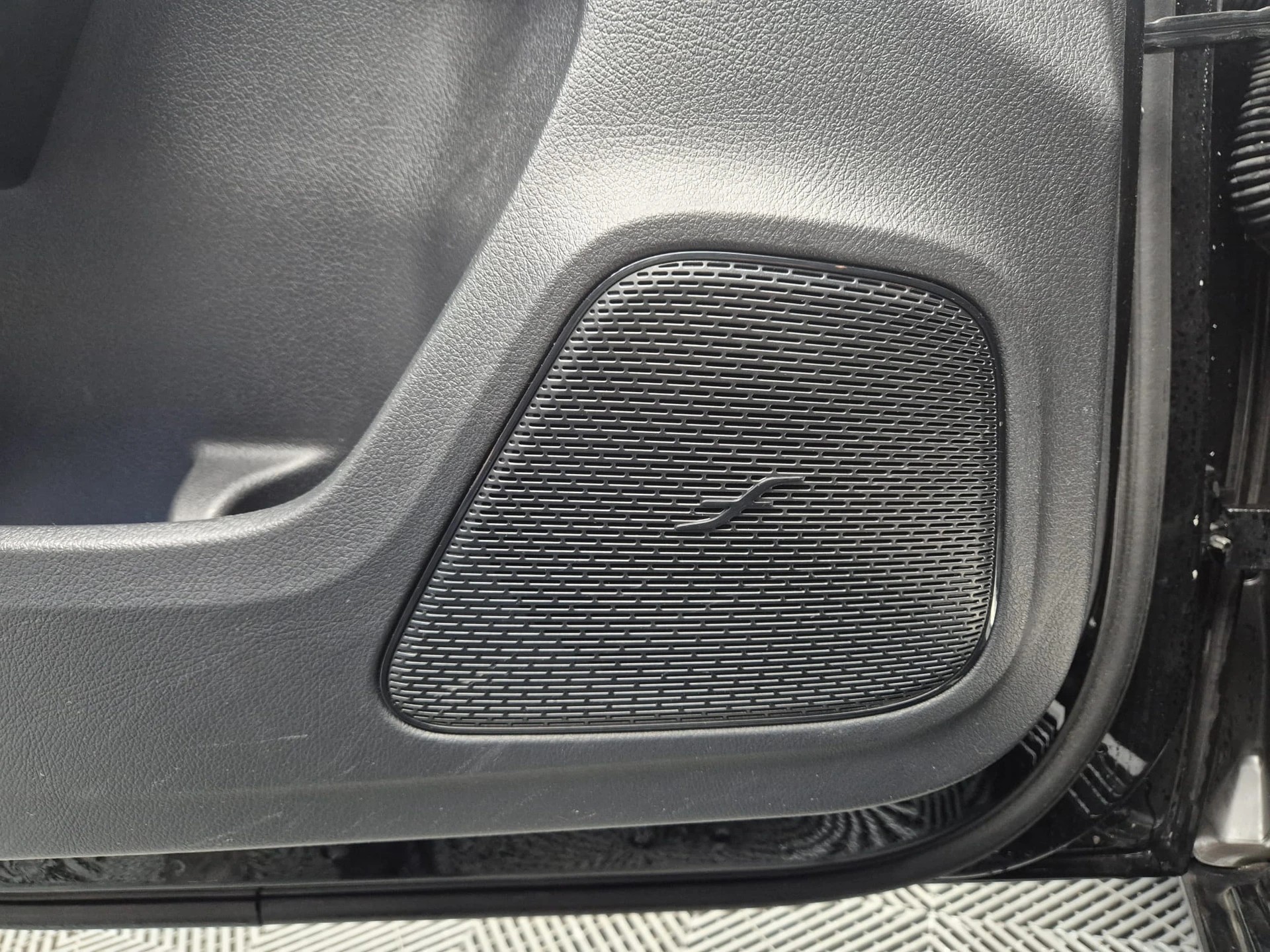MERCEDES-BENZ A 180 Style 7G-DCT-image-22