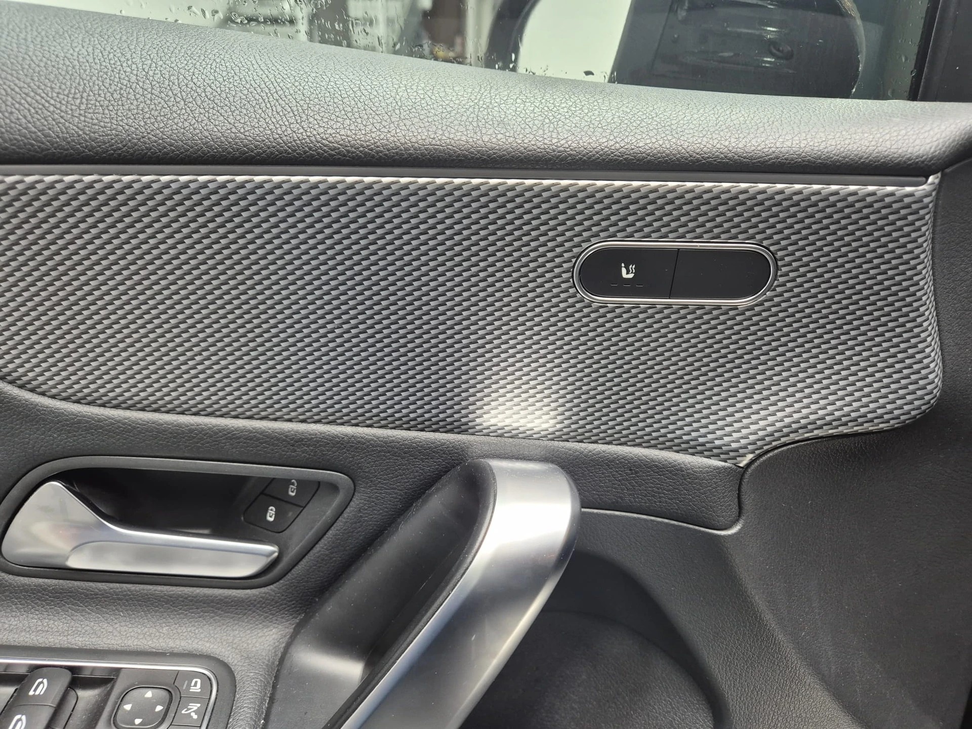 MERCEDES-BENZ A 180 Style 7G-DCT-image-8