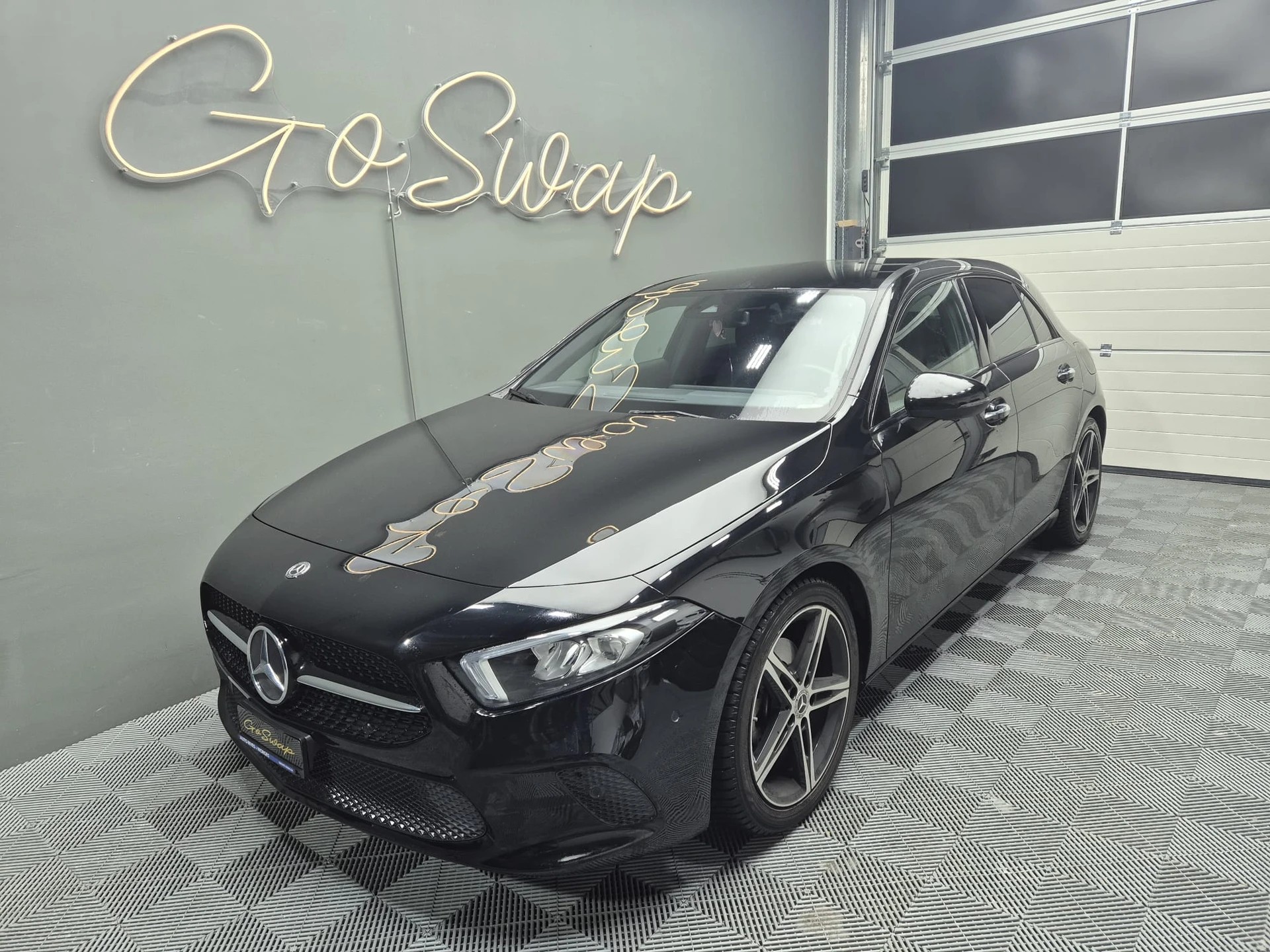 MERCEDES-BENZ A 180 Style 7G-DCT-image-4