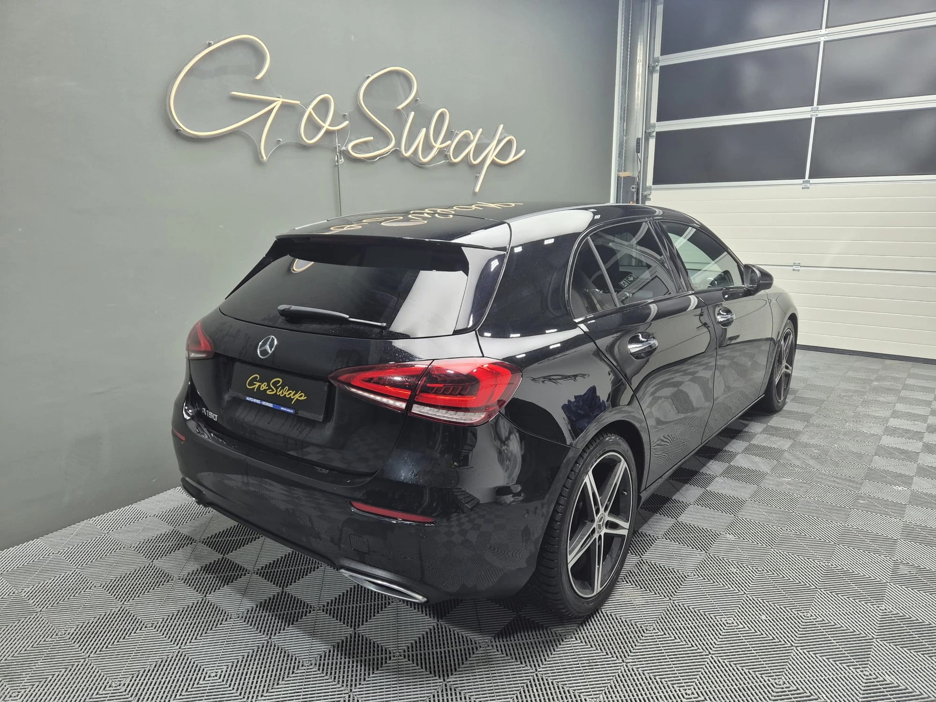 MERCEDES-BENZ A 180 Style 7G-DCT-image-3