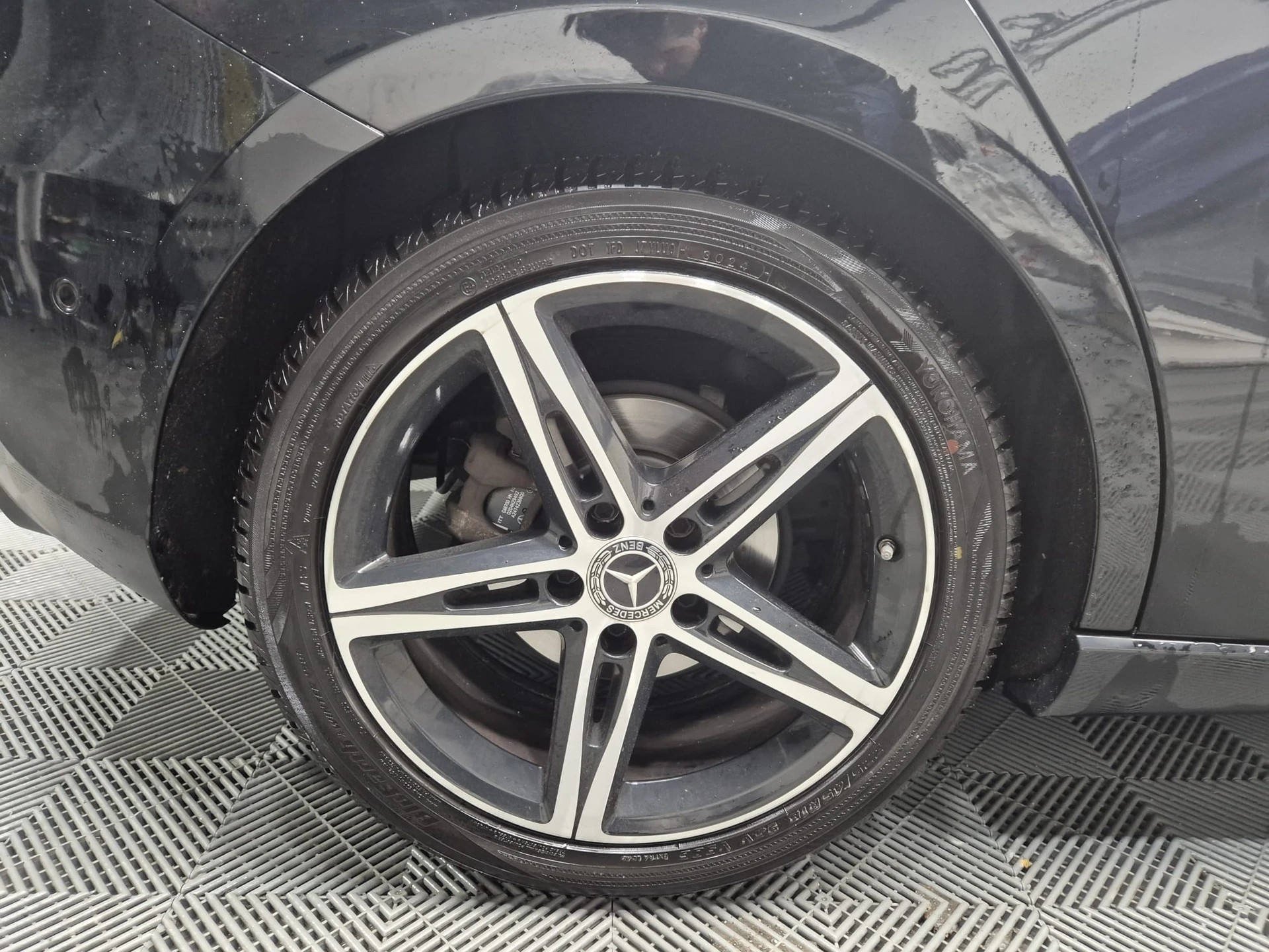 MERCEDES-BENZ A 180 Style 7G-DCT-image-25