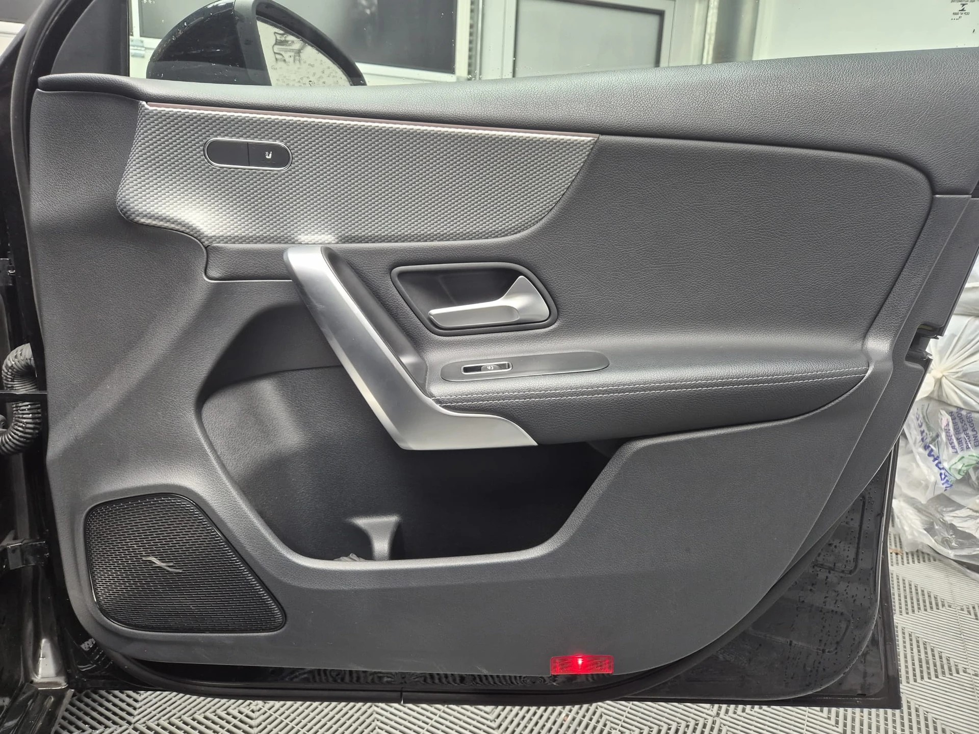 MERCEDES-BENZ A 180 Style 7G-DCT-image-9