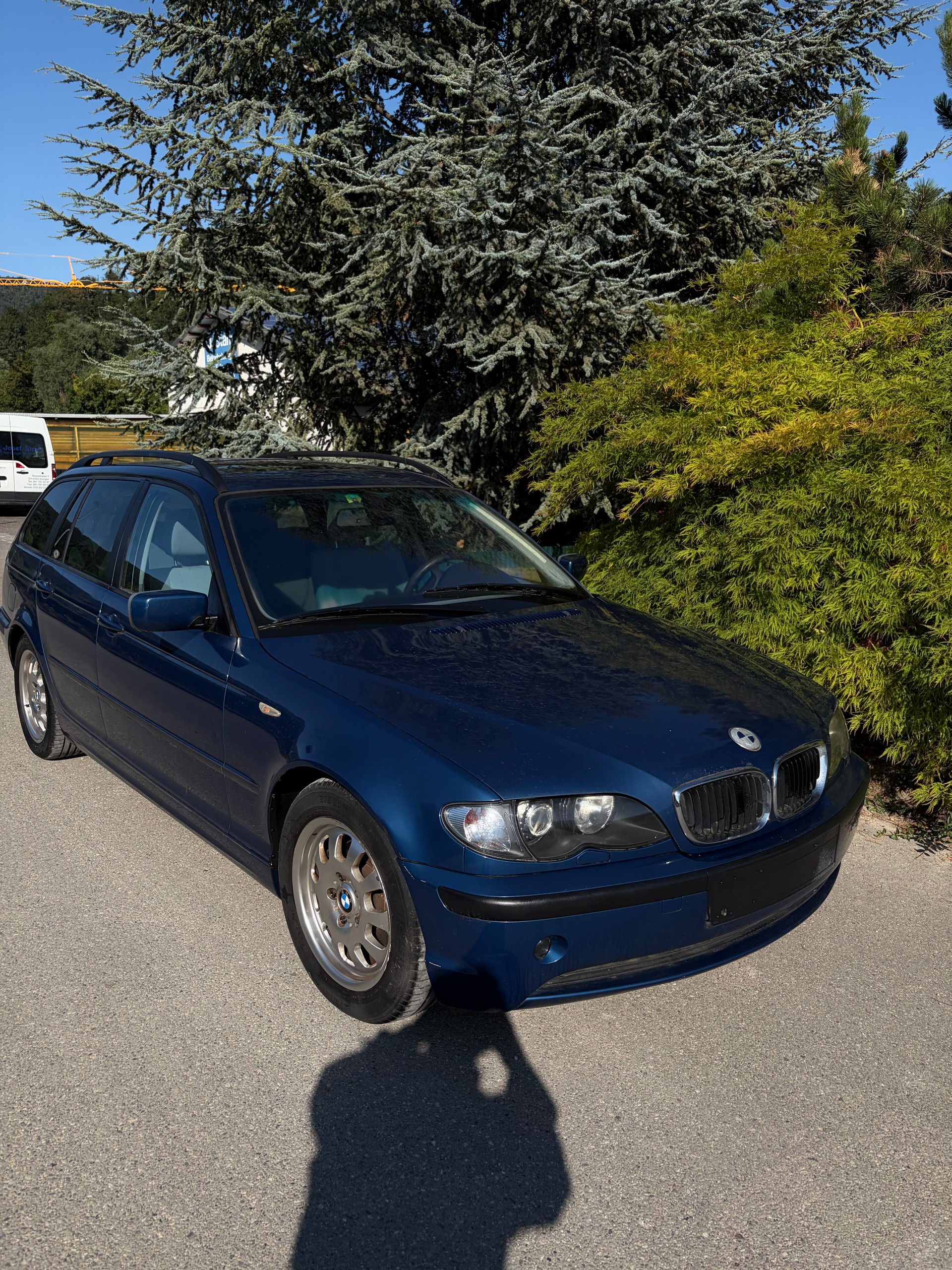 BMW 318i Touring-image-3