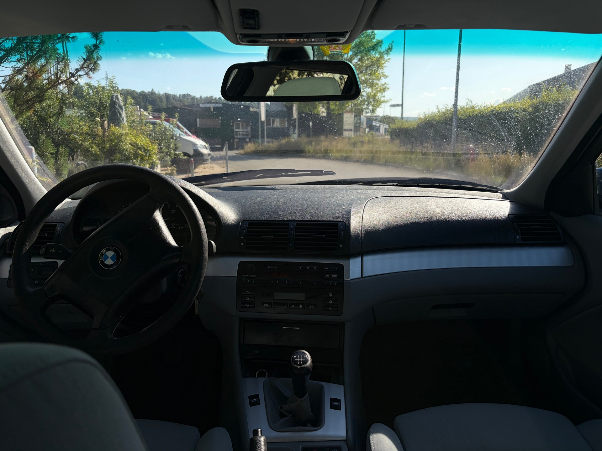 BMW 318i Touring-image-4