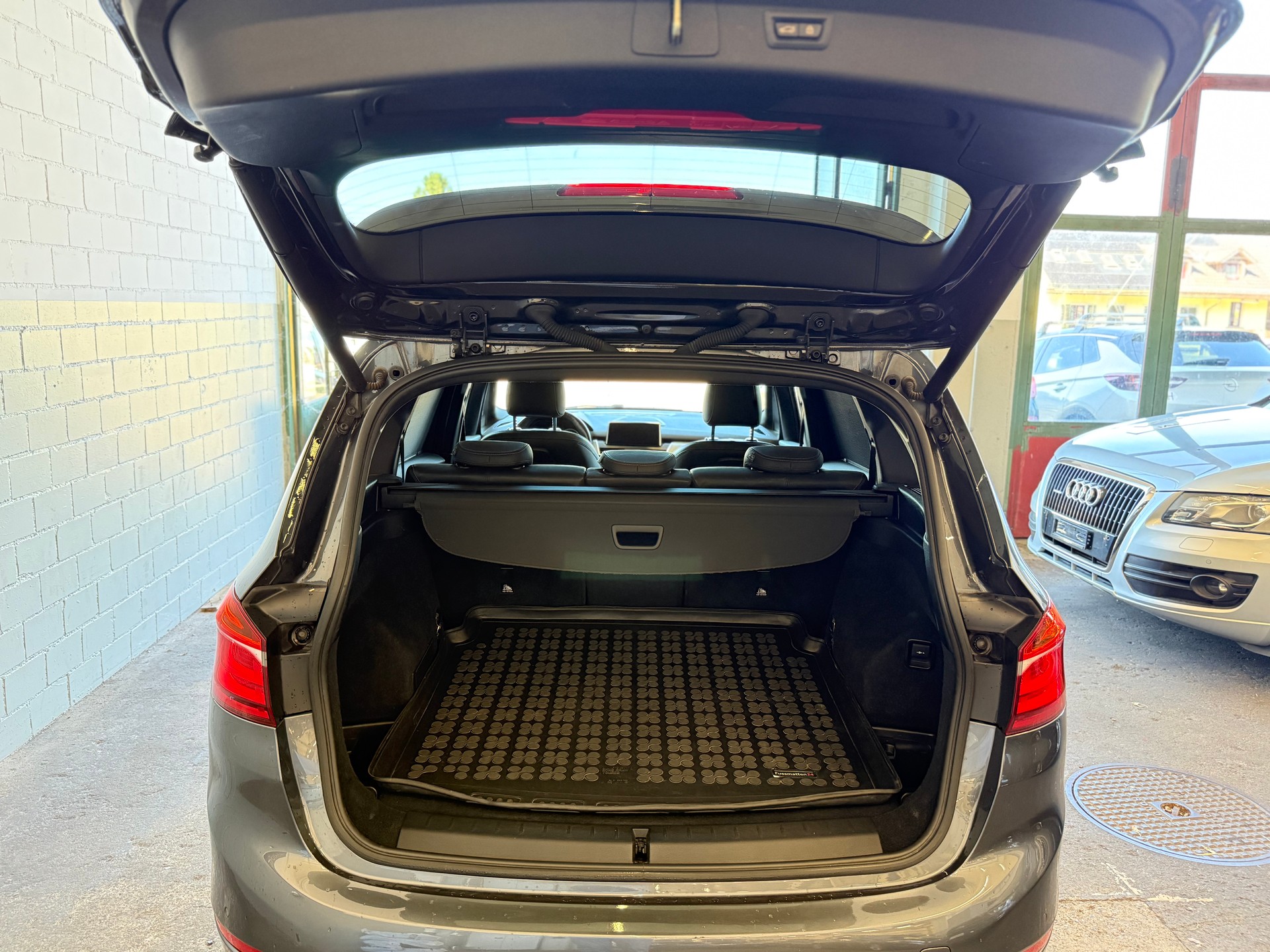 BMW 220d xDrive Gran Tourer Luxury Line Steptronic-image-10