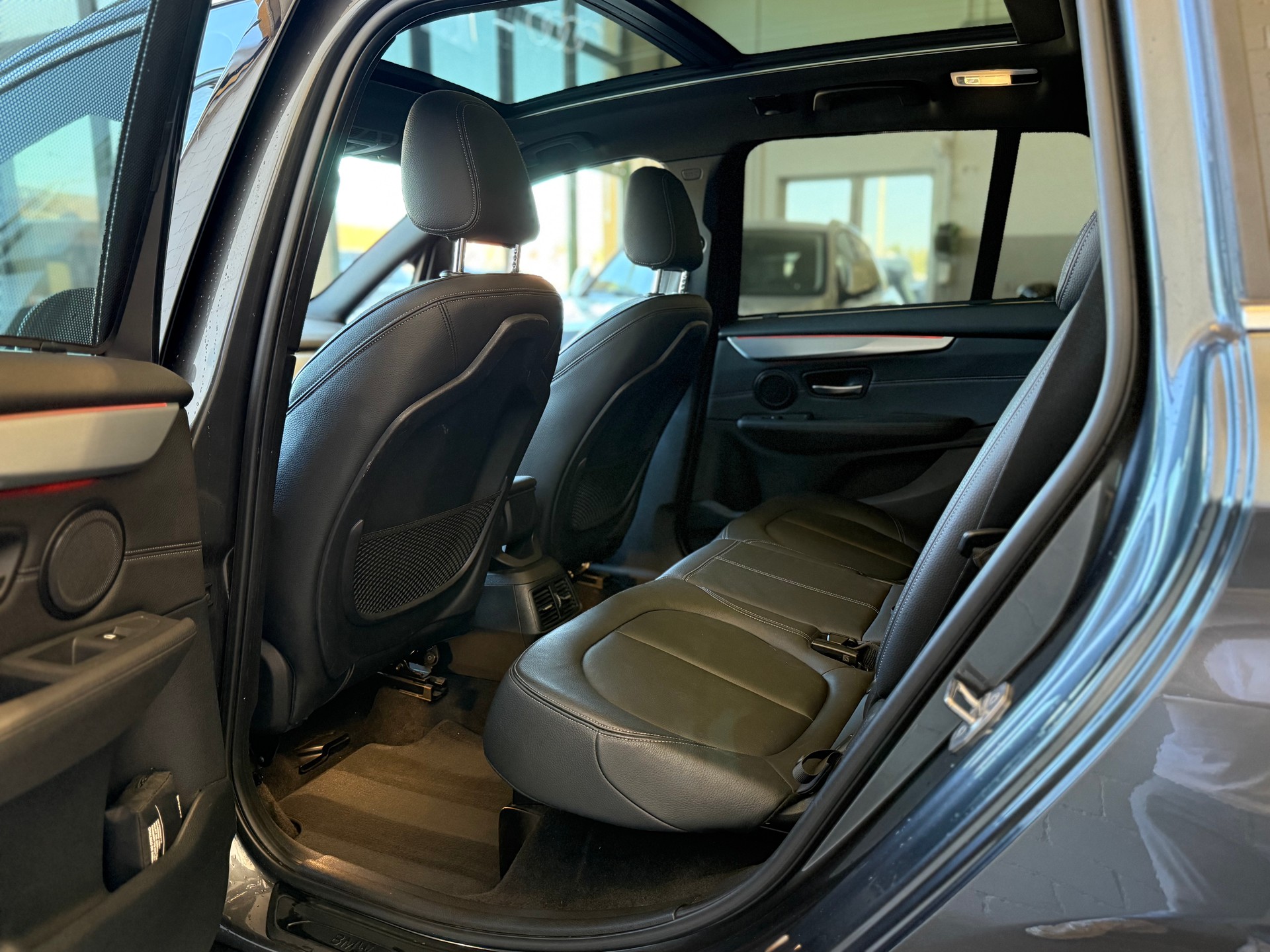 BMW 220d xDrive Gran Tourer Luxury Line Steptronic-image-9