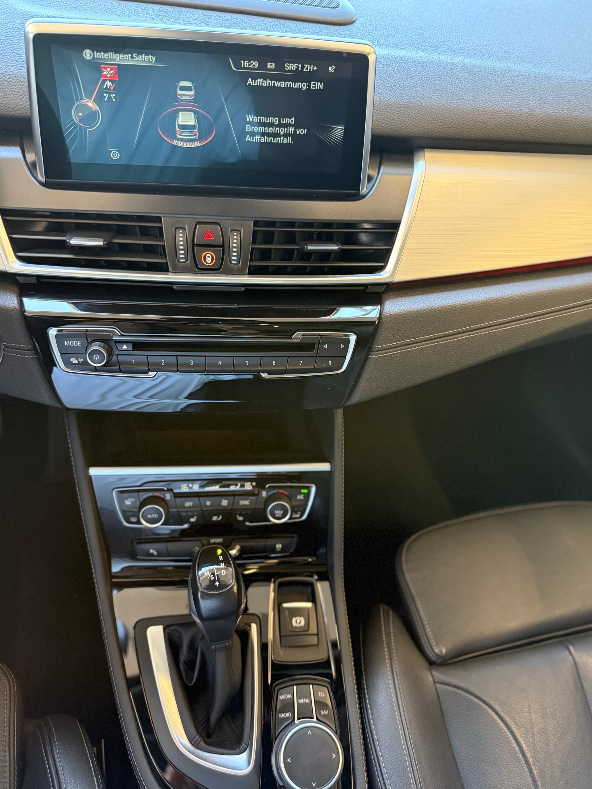 BMW 220d xDrive Gran Tourer Luxury Line Steptronic-image-12