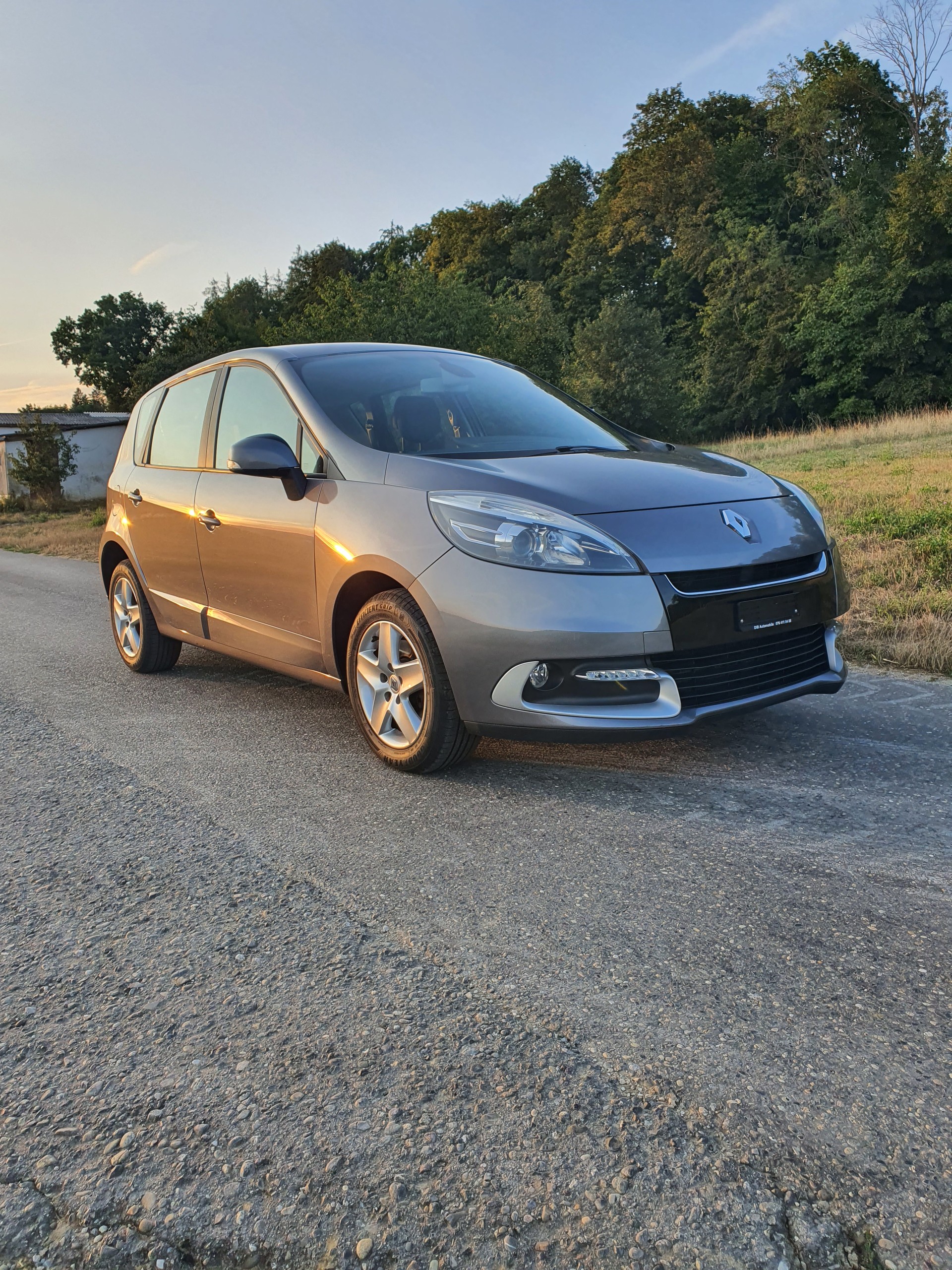 RENAULT Scénic 1.2 16V Turbo Dynamique-image-1