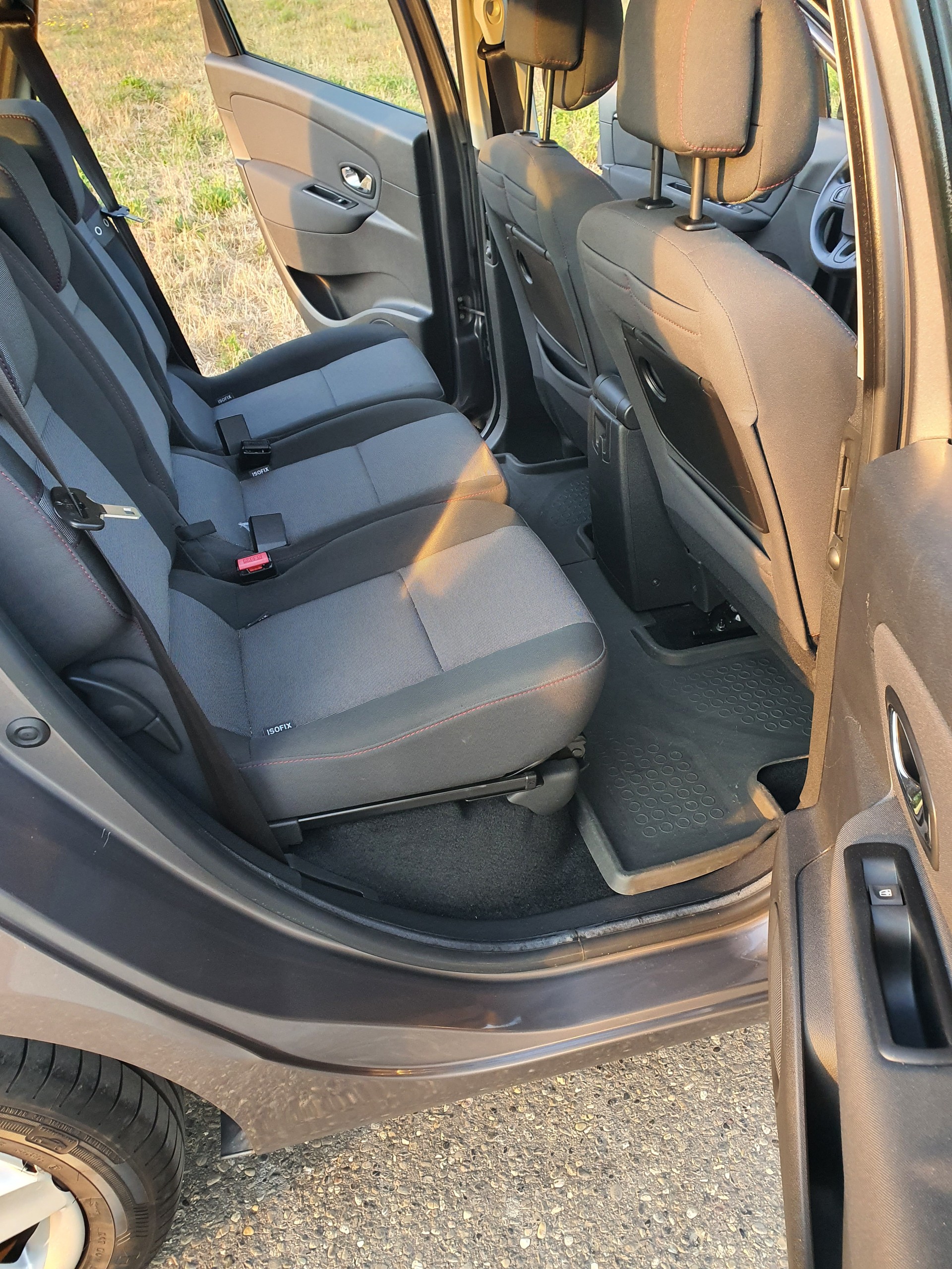 RENAULT Scénic 1.2 16V Turbo Dynamique-image-11
