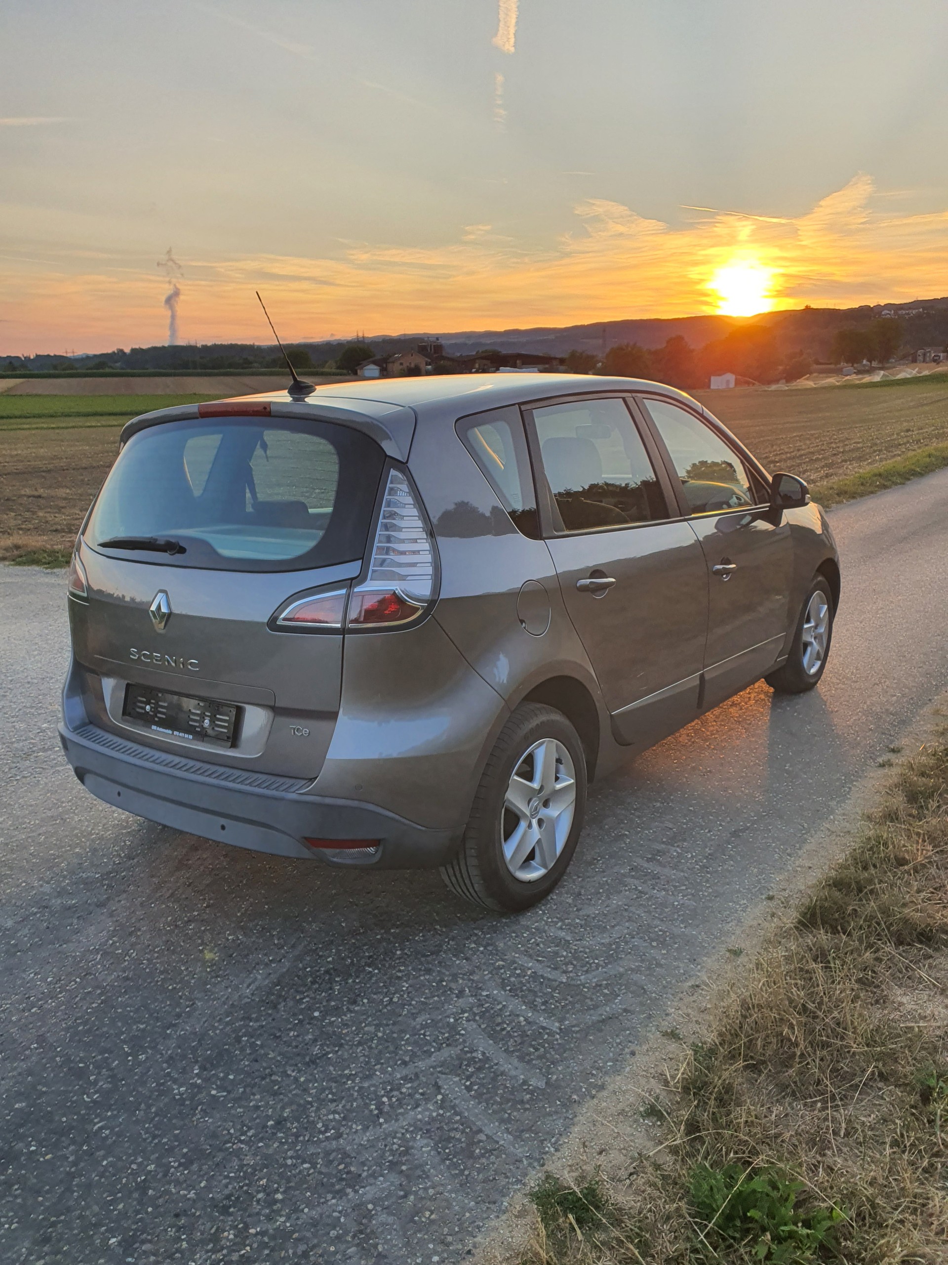 RENAULT Scénic 1.2 16V Turbo Dynamique-image-3