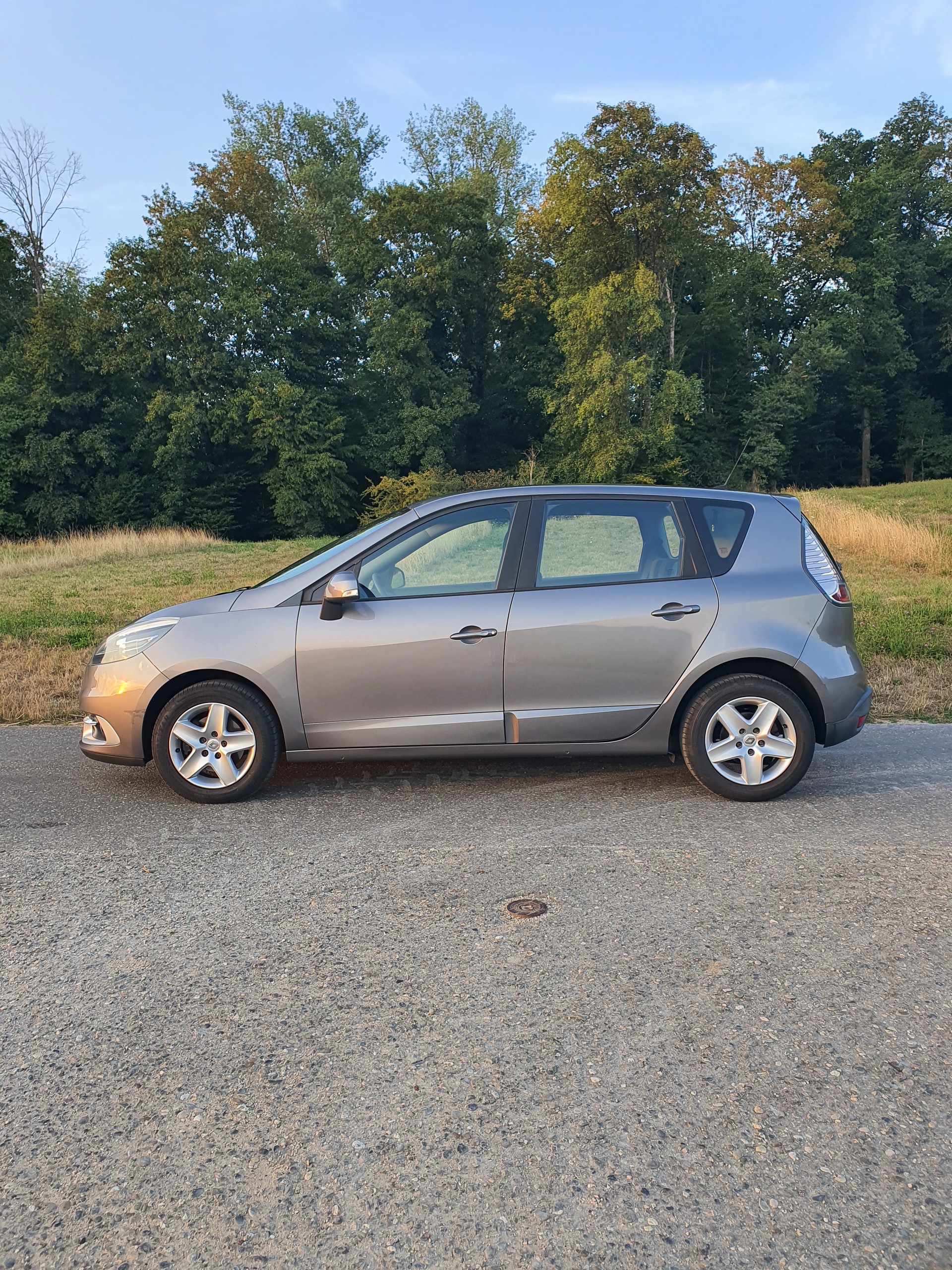 RENAULT Scénic 1.2 16V Turbo Dynamique-image-6