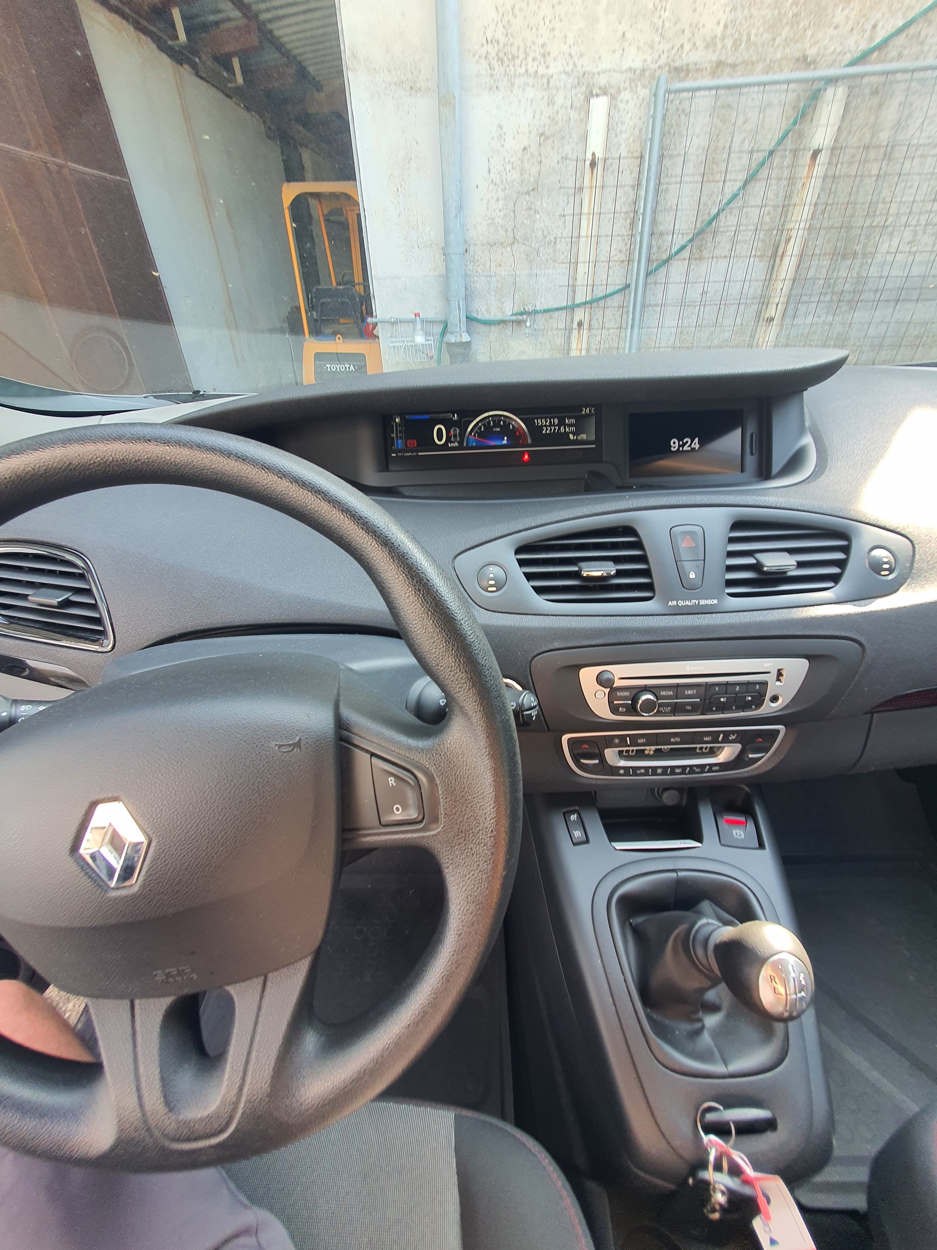 RENAULT Scénic 1.2 16V Turbo Dynamique-image-14