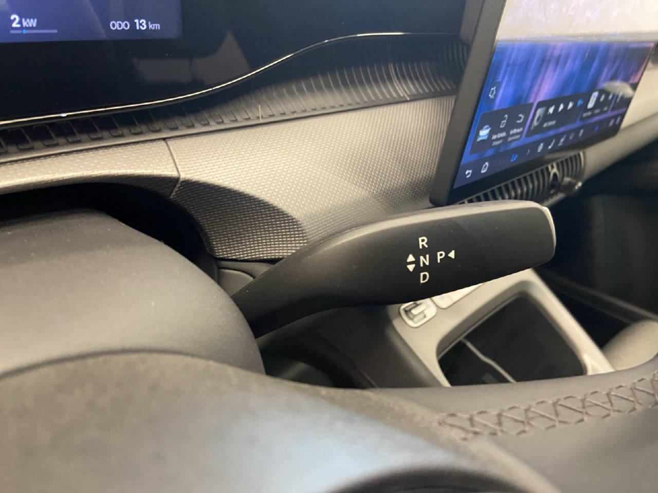 BYD Dolphin G DM-i Comfort-image-9