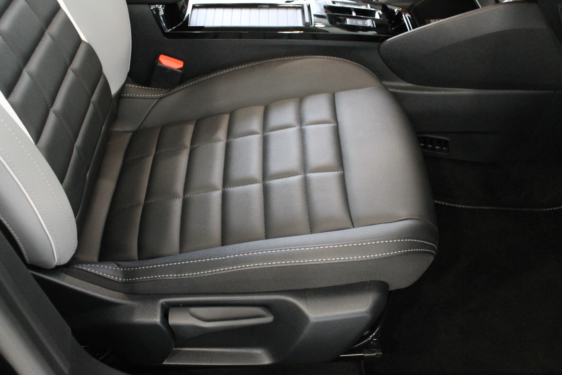 CITROEN C4 Hybrid 136 e-DCS6 Max-image-13