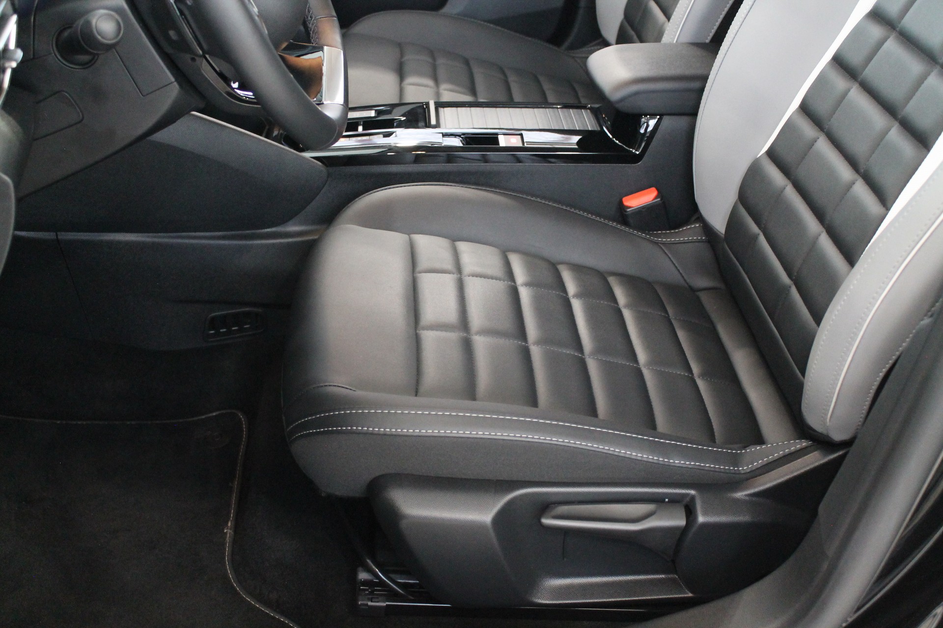 CITROEN C4 Hybrid 136 e-DCS6 Max-image-11