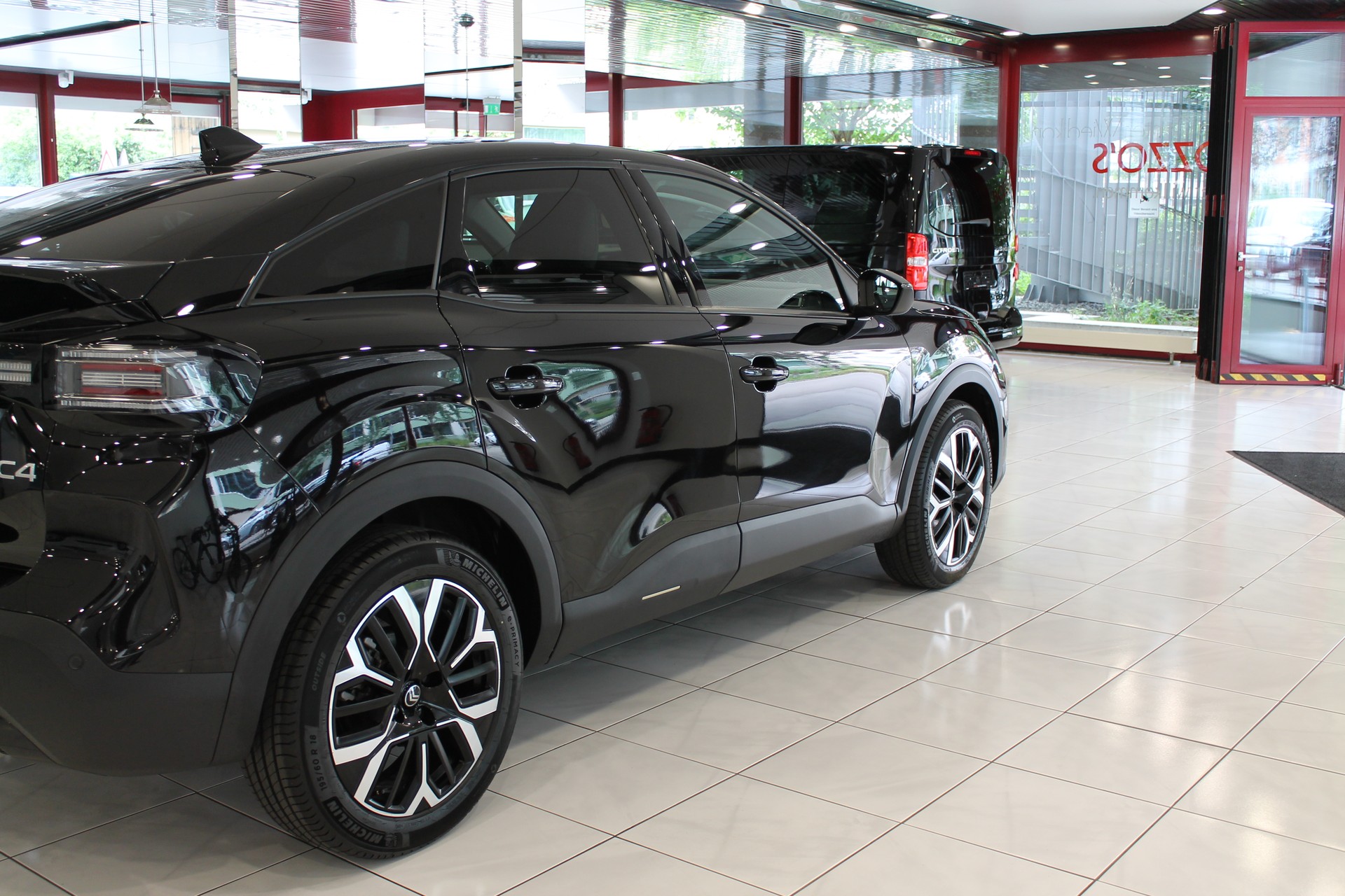 CITROEN C4 Hybrid 136 e-DCS6 Max-image-3