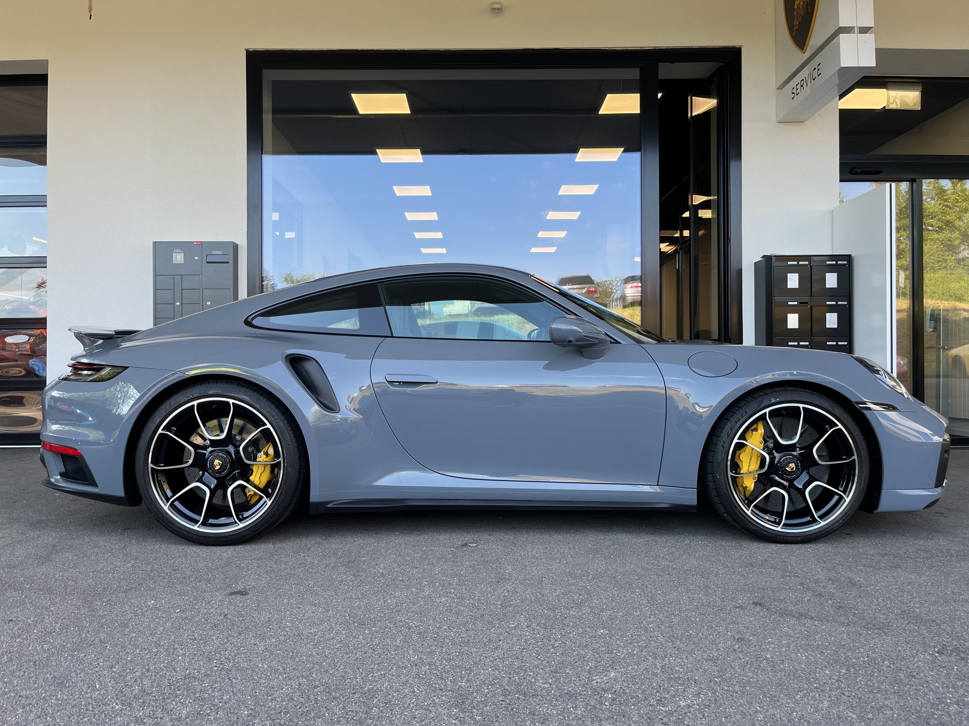 PORSCHE 911 Coupé 3.7 Turbo S PDK-image-1