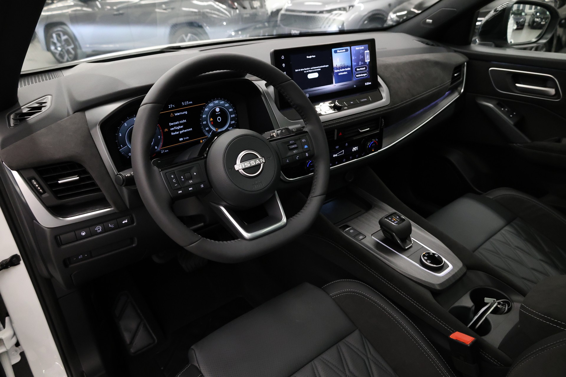 NISSAN Qashqai 1.3 DIG-T Tekna+ 4x4-image-16