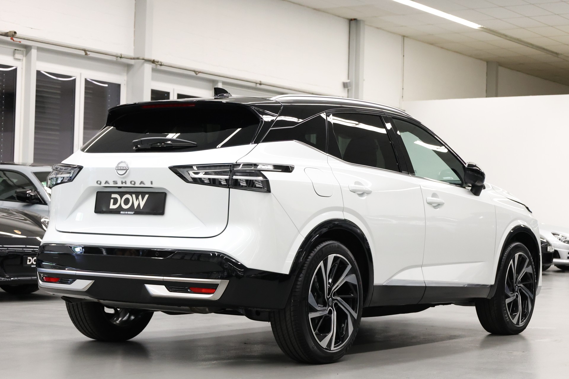 NISSAN Qashqai 1.3 DIG-T Tekna+ 4x4-image-6