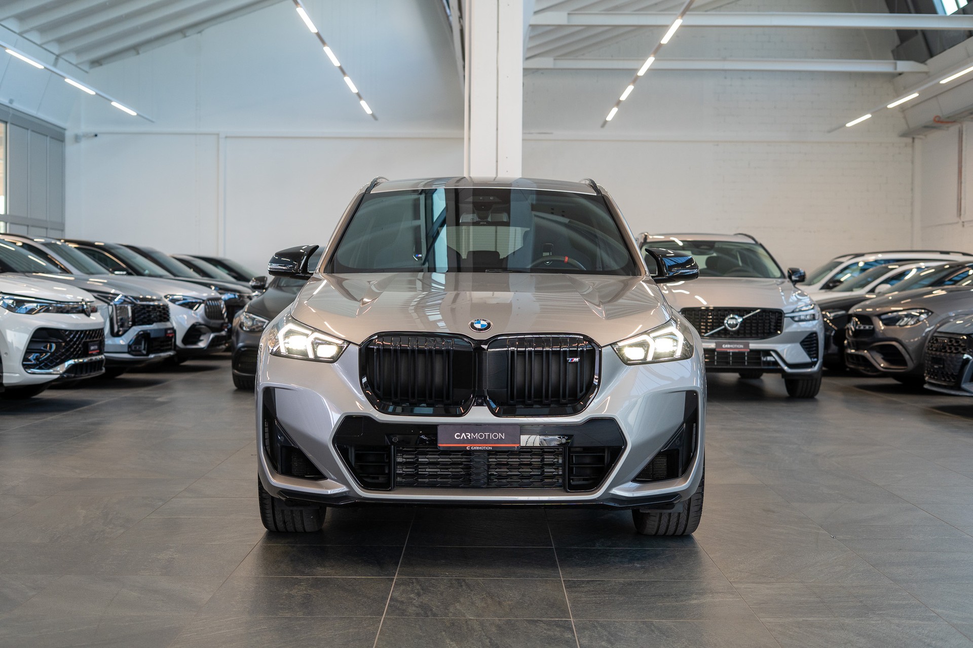 BMW X1 M35i / 20" Felgen / Sportsitze / Head-Up Display-image-1
