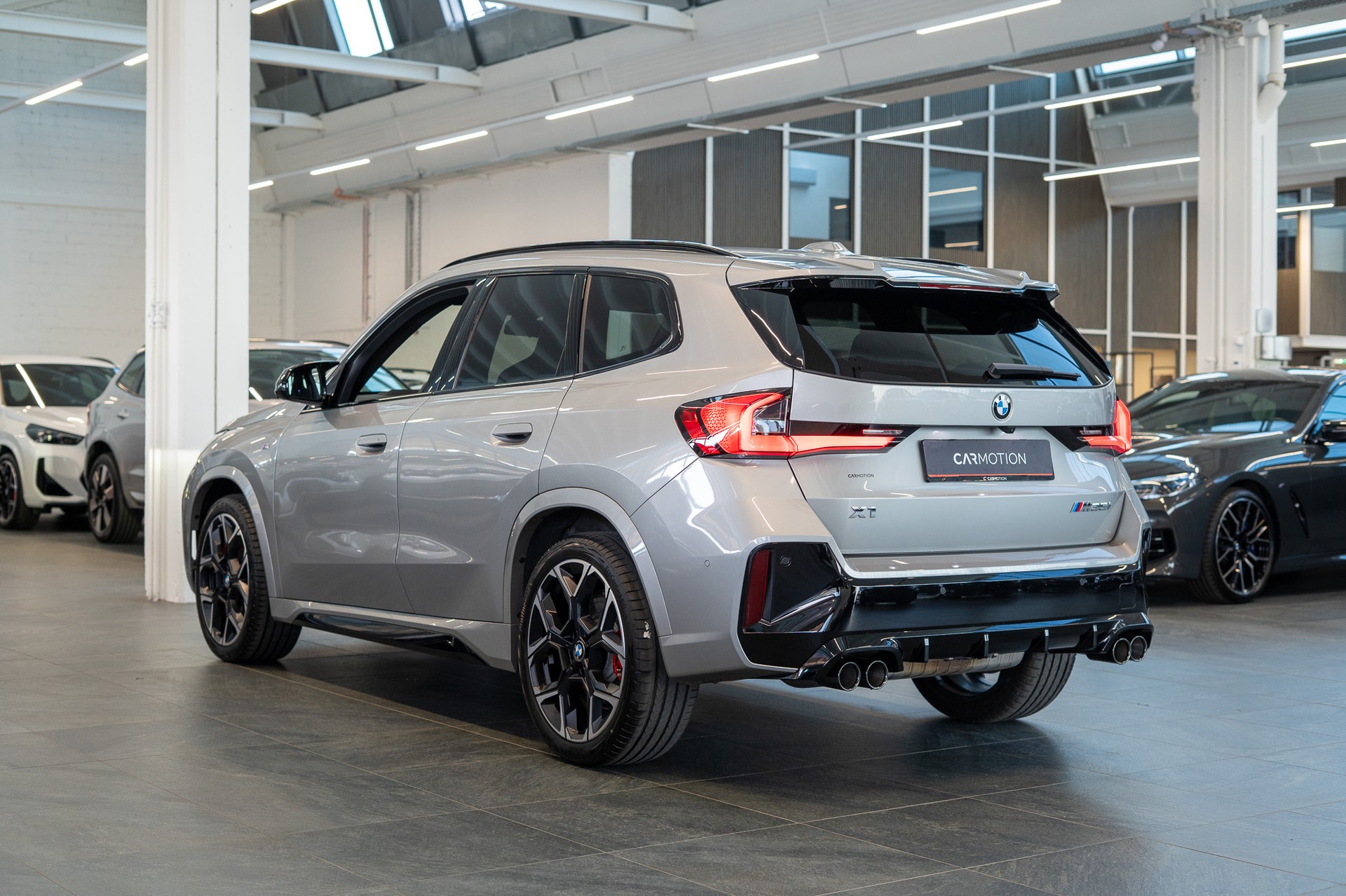 BMW X1 M35i / 20" Felgen / Sportsitze / Head-Up Display-image-3