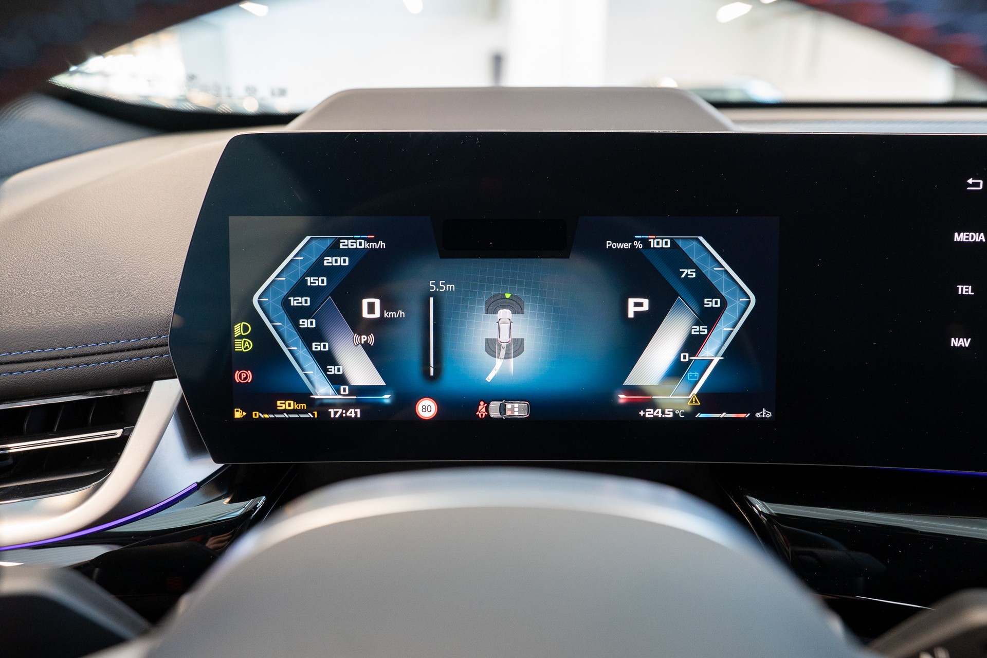 BMW X1 M35i / 20" Felgen / Sportsitze / Head-Up Display-image-22