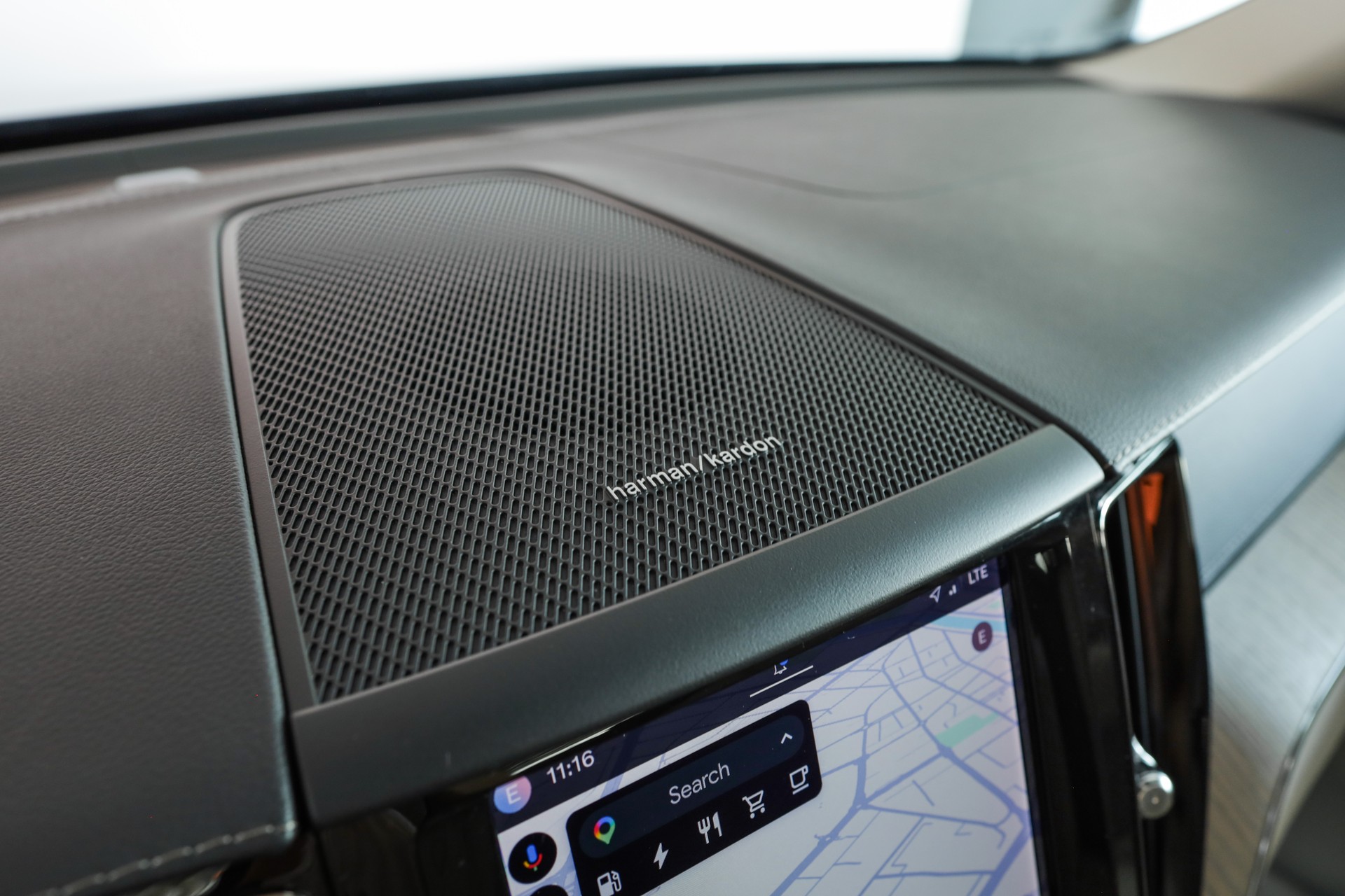 VOLVO XC60 T6 eAWD PluginHybrid Plus Bright Geartronic-image-16