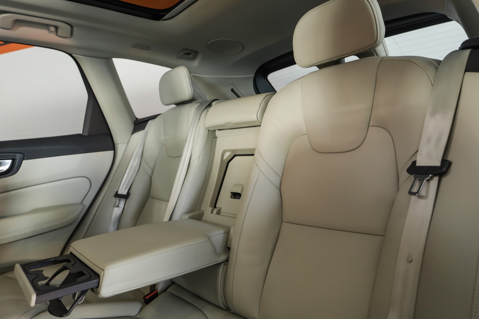 VOLVO XC60 T6 eAWD PluginHybrid Plus Bright Geartronic-image-11