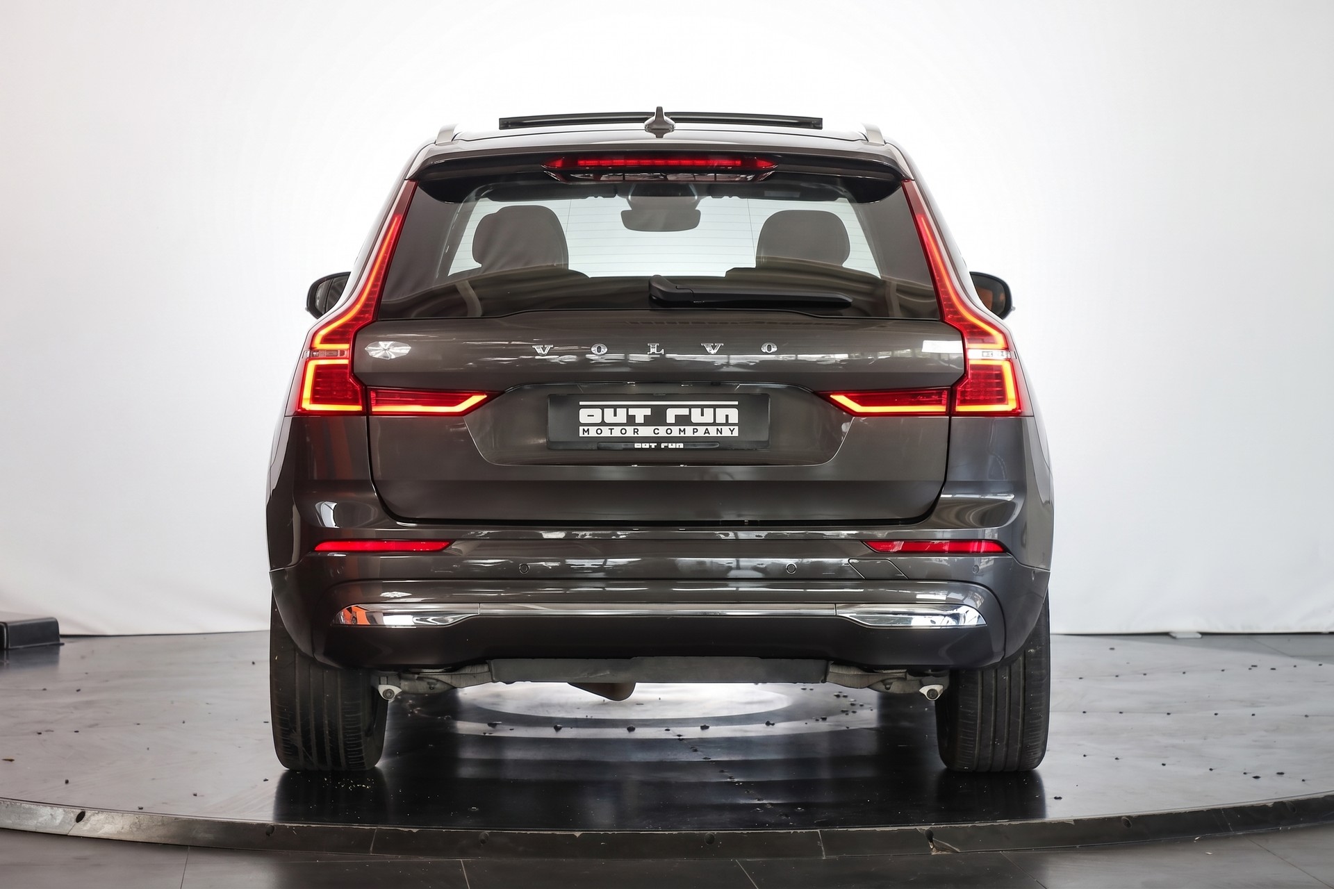 VOLVO XC60 T6 eAWD PluginHybrid Plus Bright Geartronic-image-2