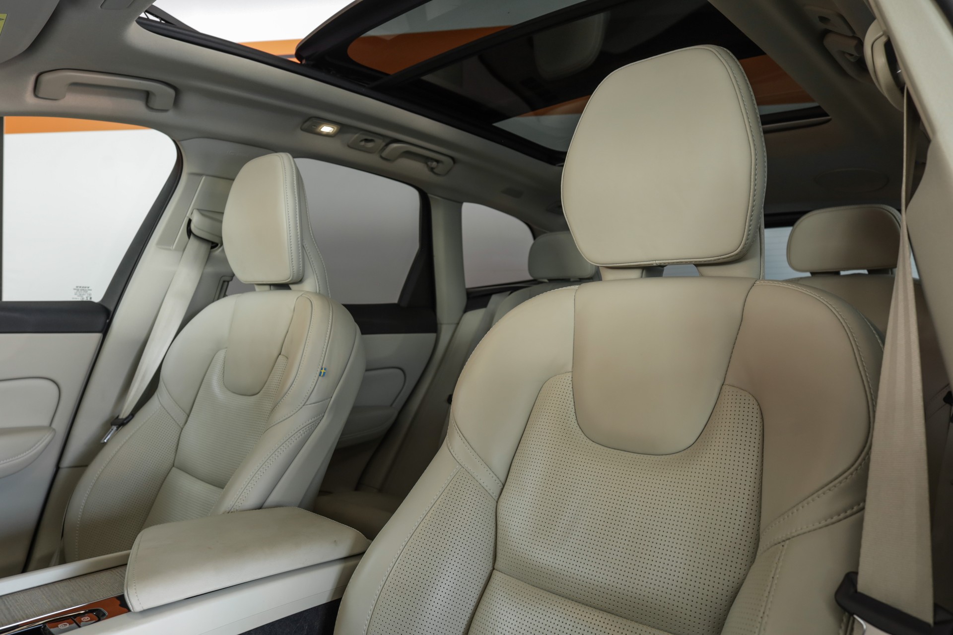 VOLVO XC60 T6 eAWD PluginHybrid Plus Bright Geartronic-image-10