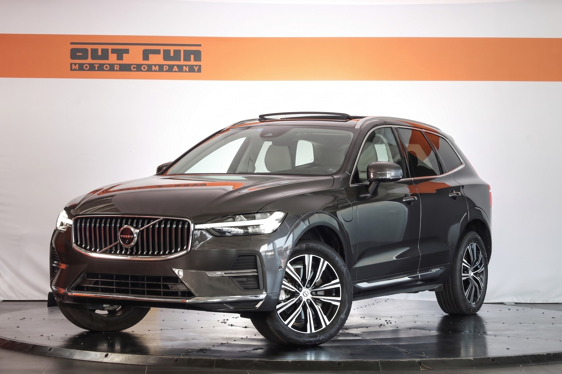 VOLVO XC60 T6 eAWD PluginHybrid Plus Bright Geartronic-image-0