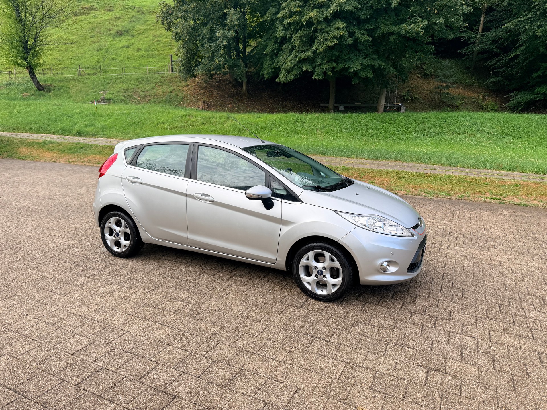 FORD 1.4 16V Titanium-image-4