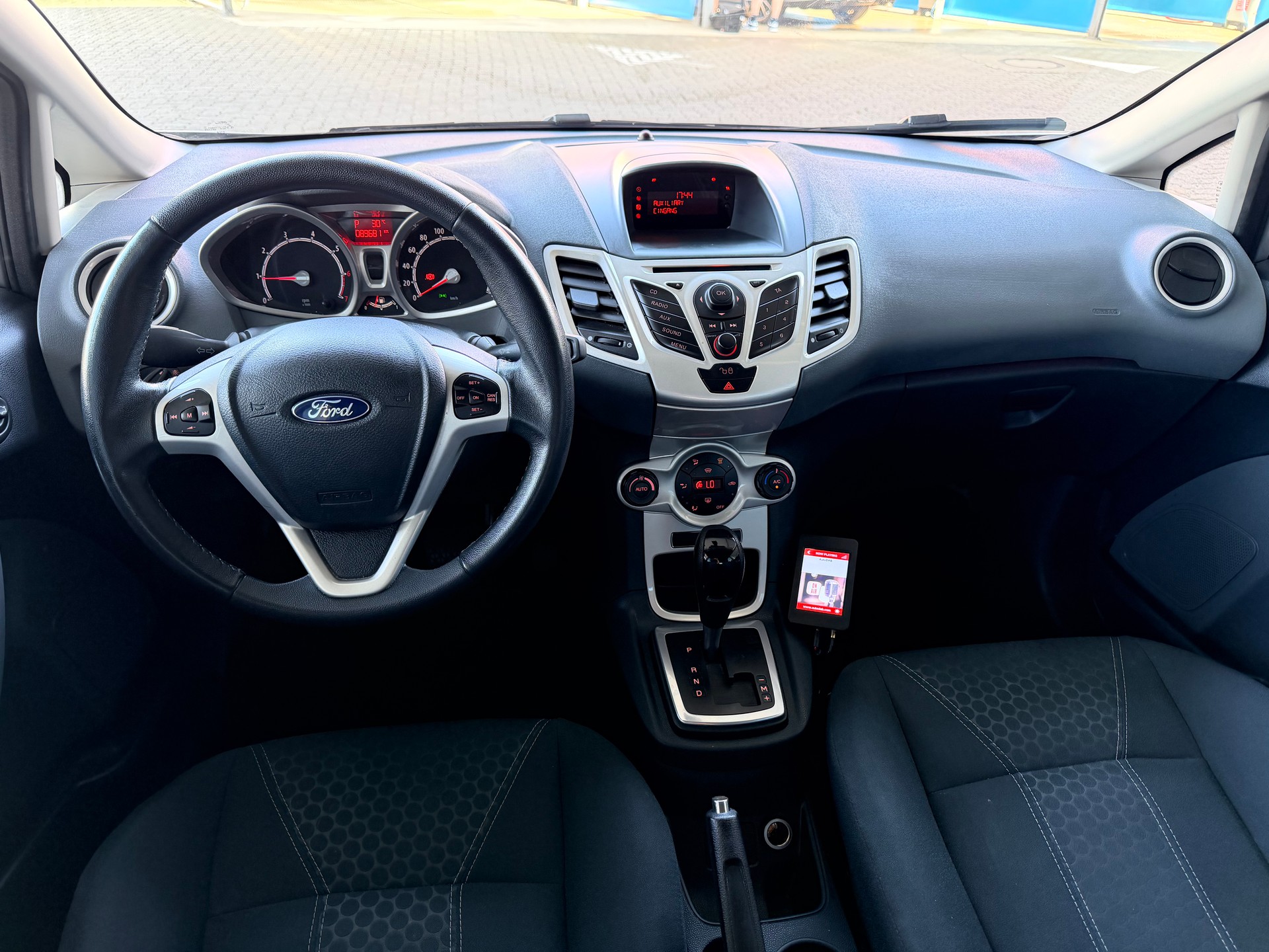 FORD 1.4 16V Titanium-image-0