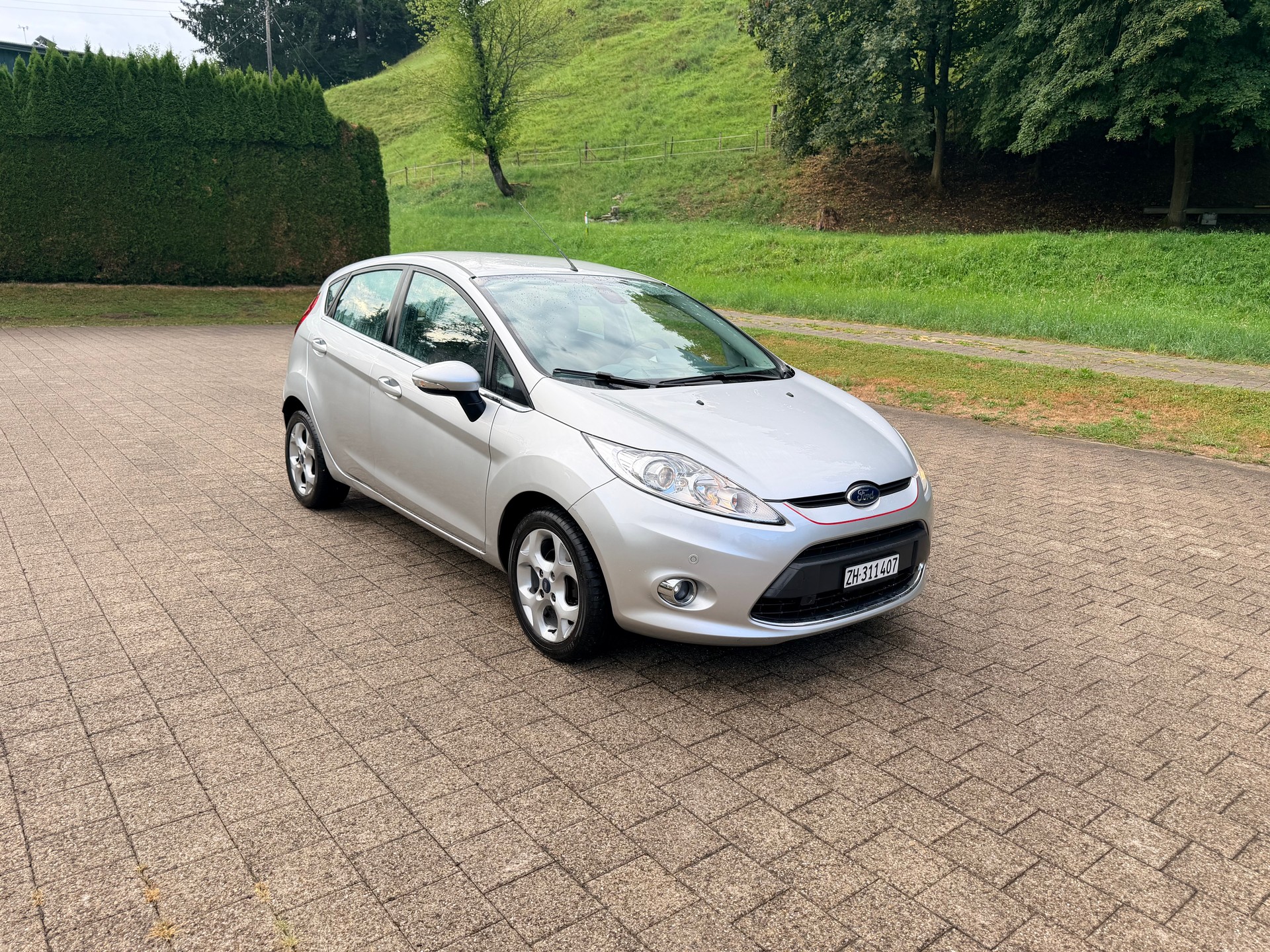 FORD 1.4 16V Titanium-image-2