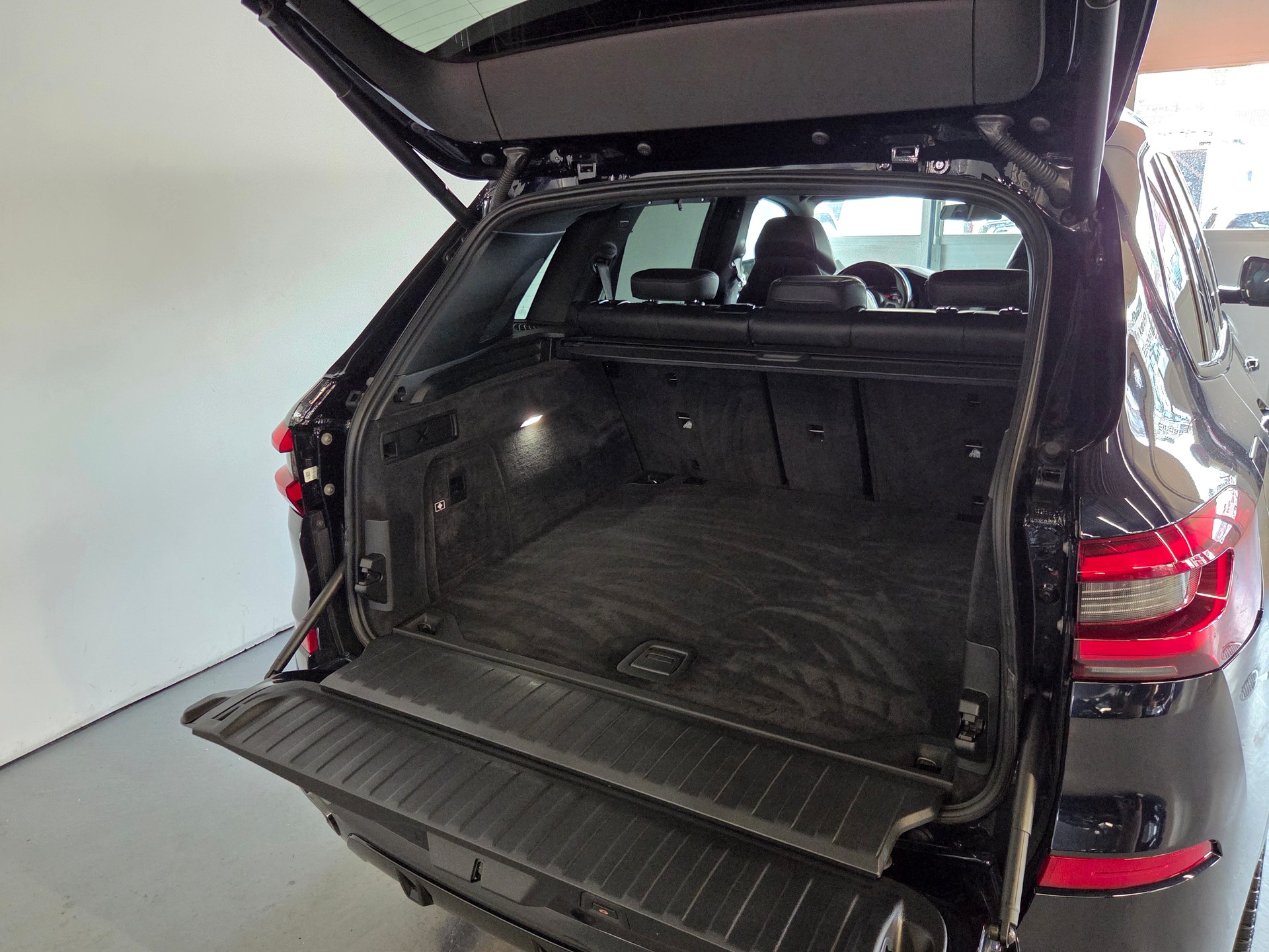 BMW X5 40i xDrive M-Sport-image-25