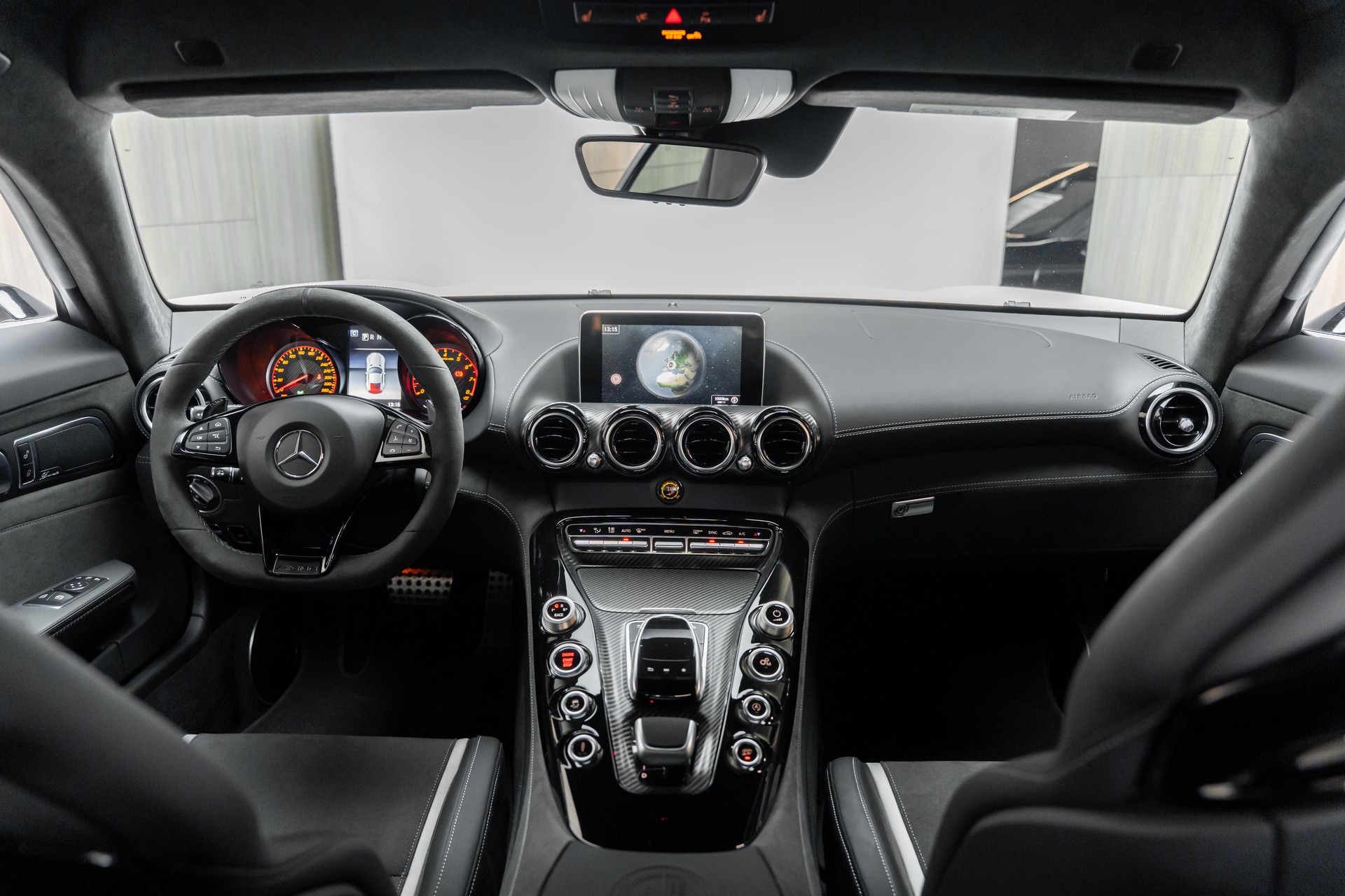 MERCEDES-BENZ AMG GT R Speedshift DCT-image-2