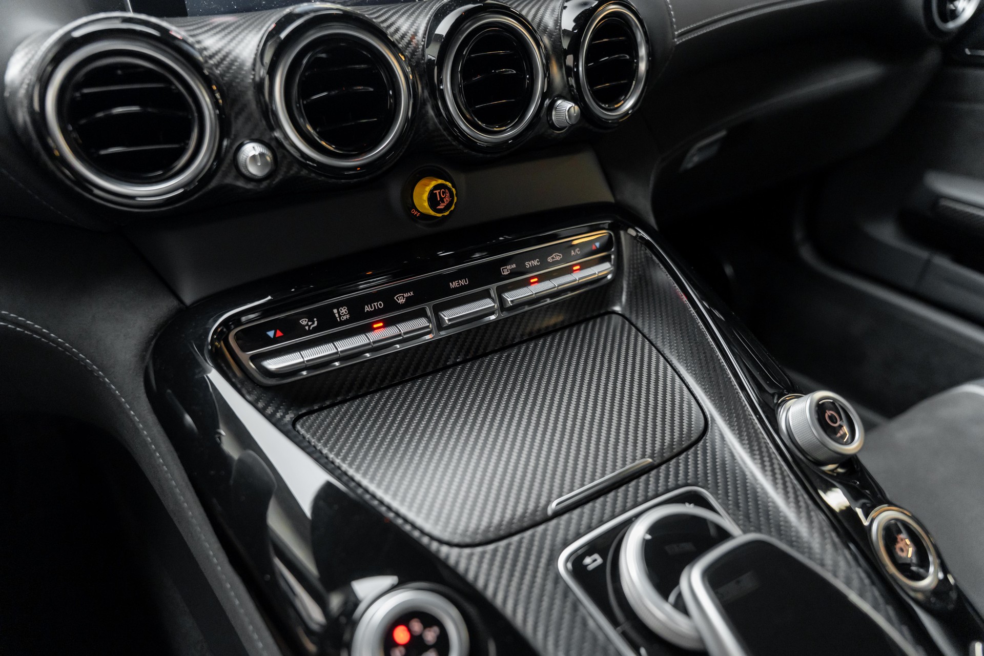MERCEDES-BENZ AMG GT R Speedshift DCT-image-12