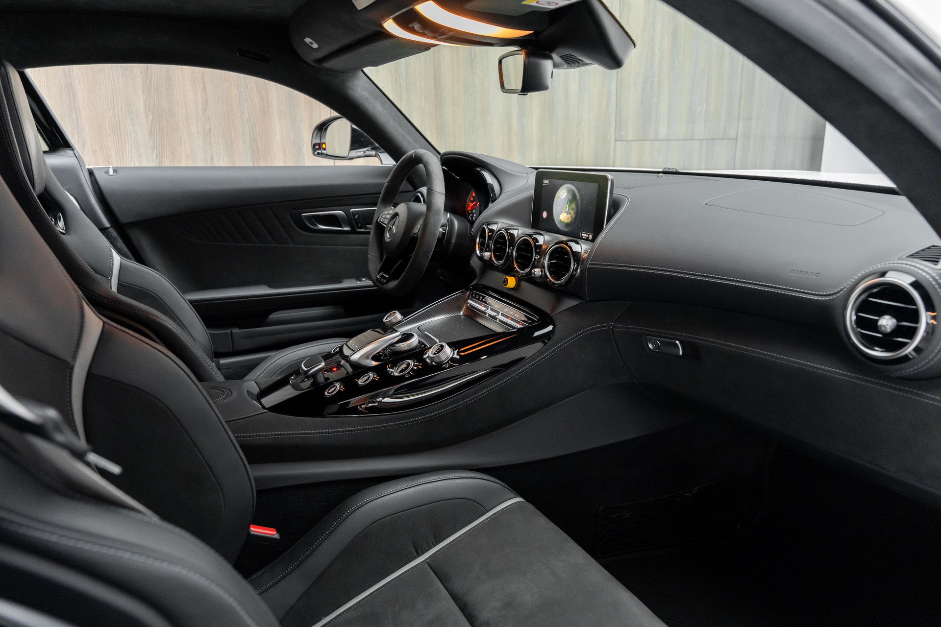 MERCEDES-BENZ AMG GT R Speedshift DCT-image-7