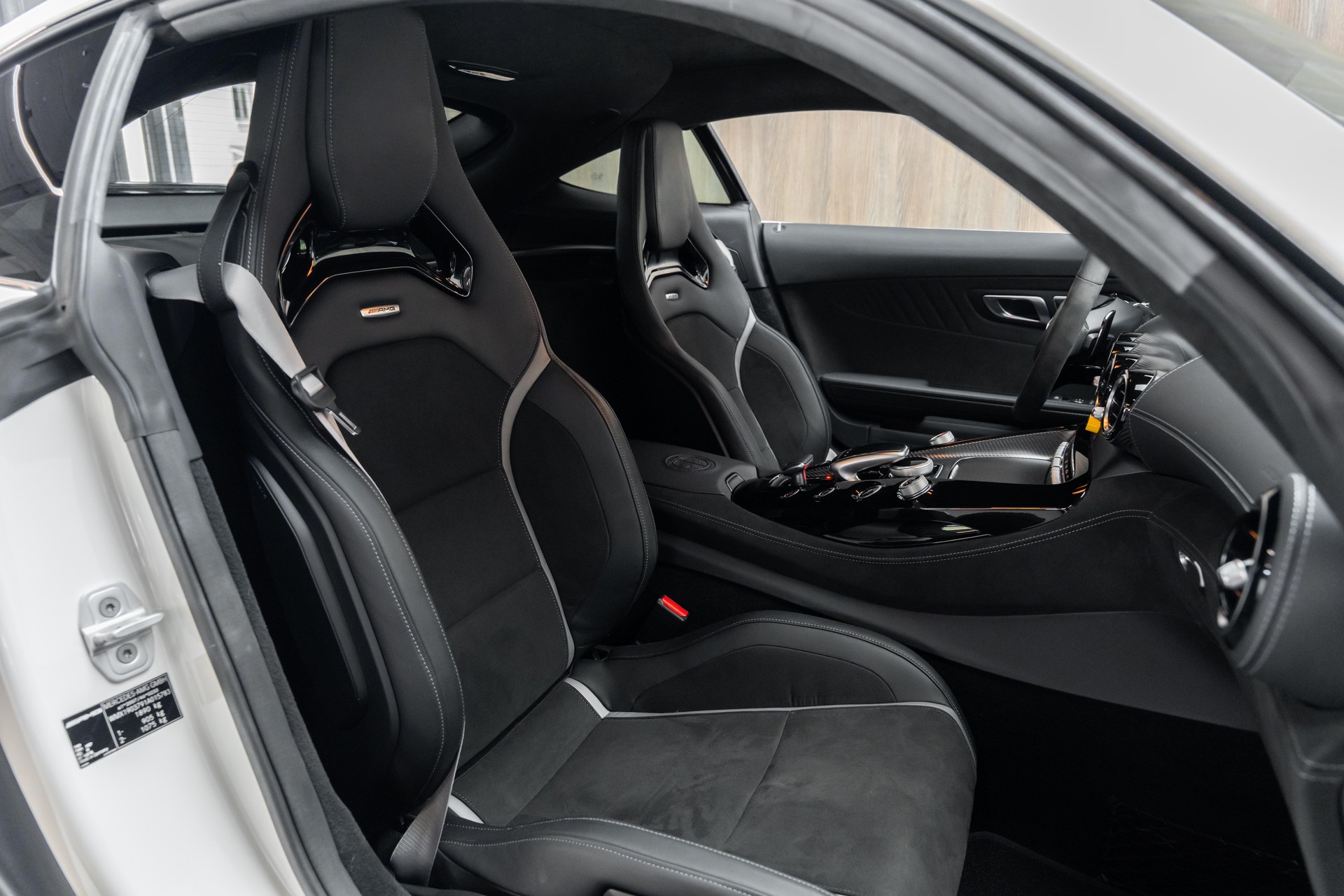 MERCEDES-BENZ AMG GT R Speedshift DCT-image-8