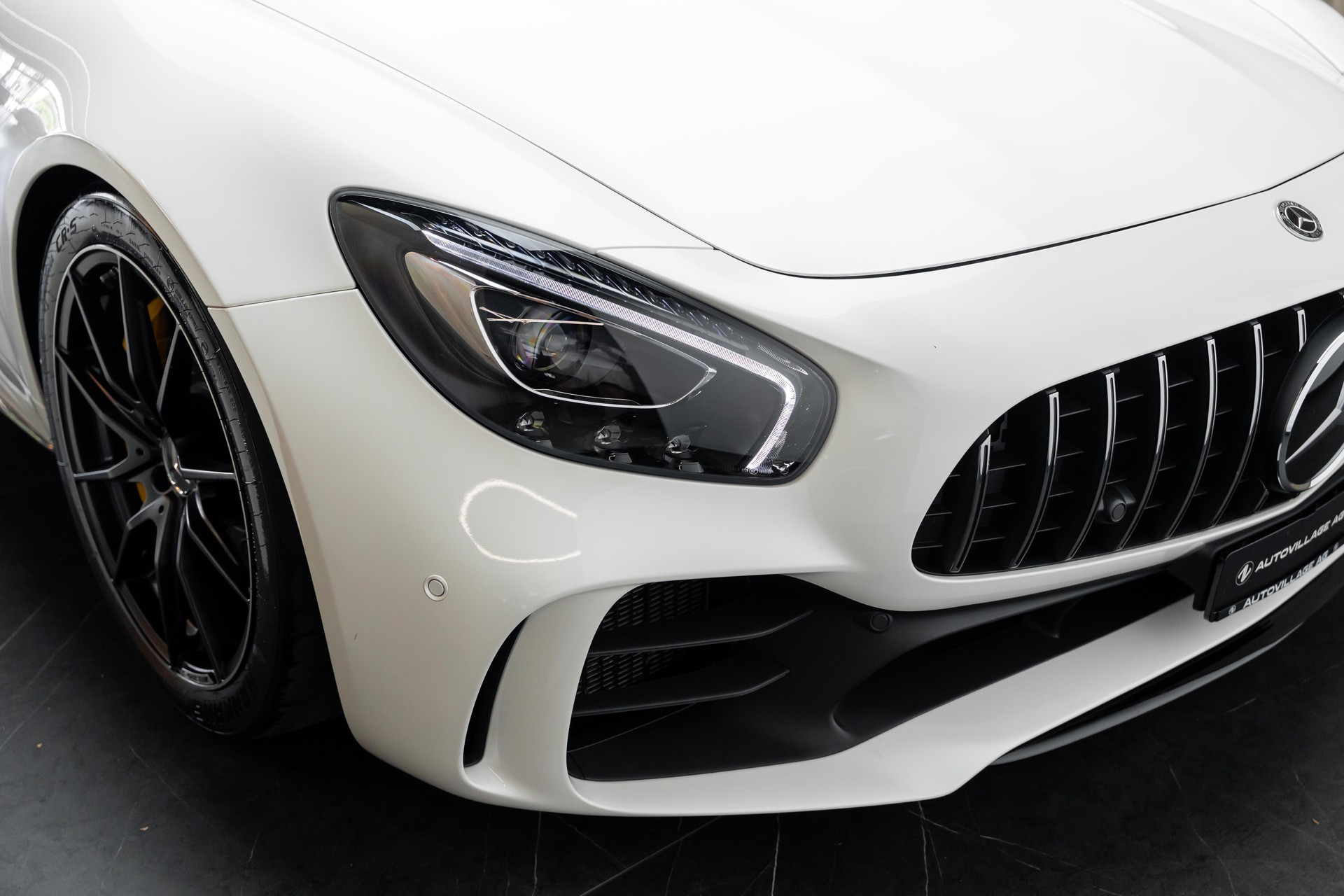 MERCEDES-BENZ AMG GT R Speedshift DCT-image-23