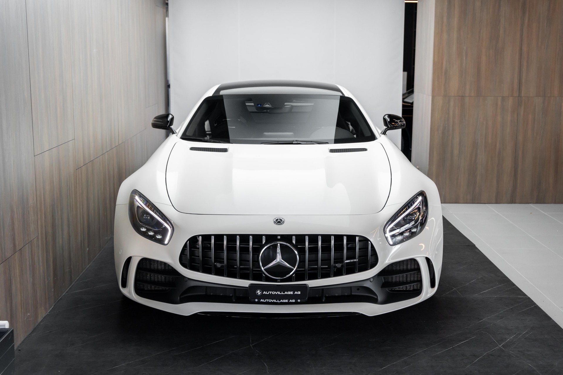 MERCEDES-BENZ AMG GT R Speedshift DCT-image-27