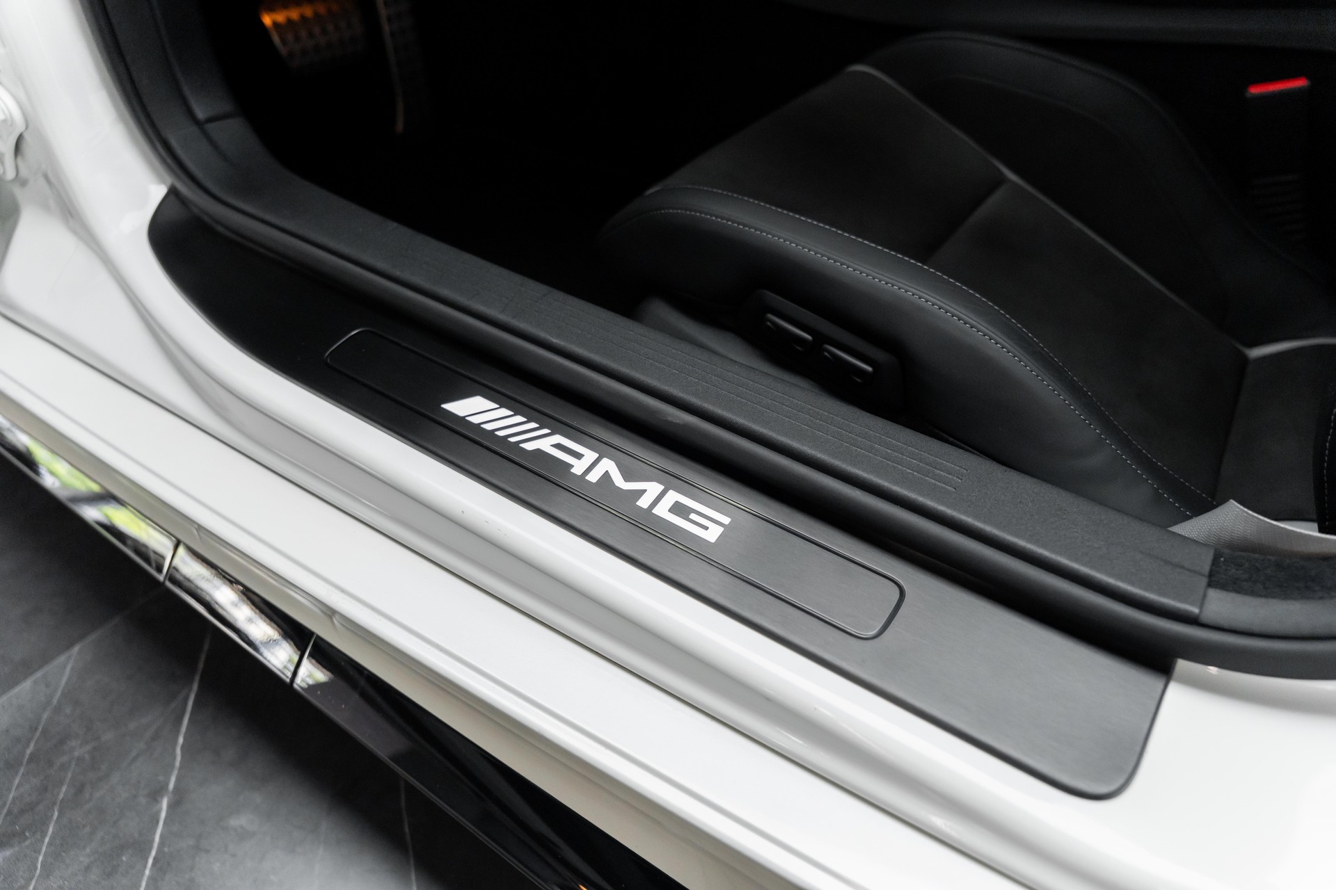 MERCEDES-BENZ AMG GT R Speedshift DCT-image-21