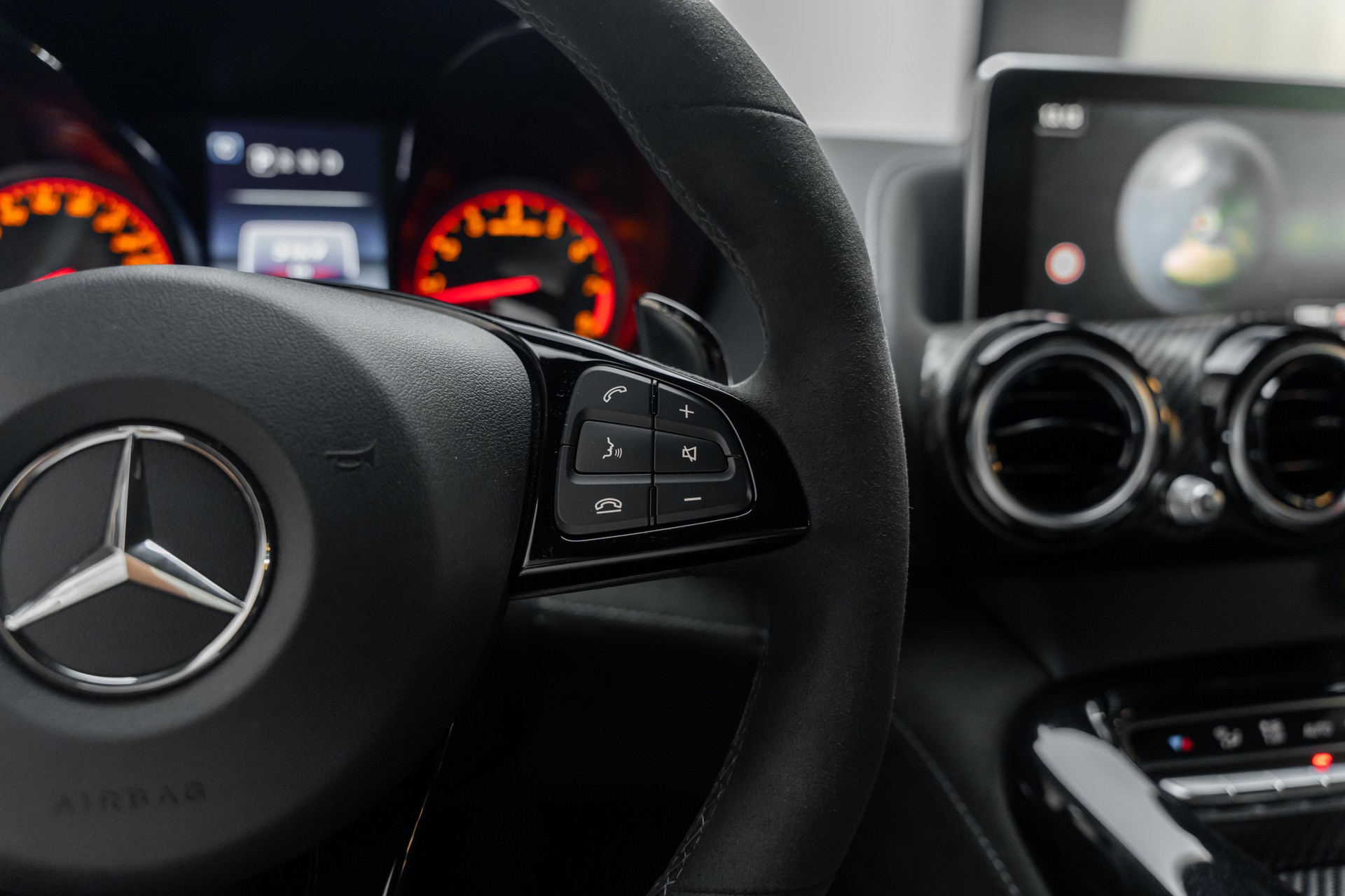 MERCEDES-BENZ AMG GT R Speedshift DCT-image-17