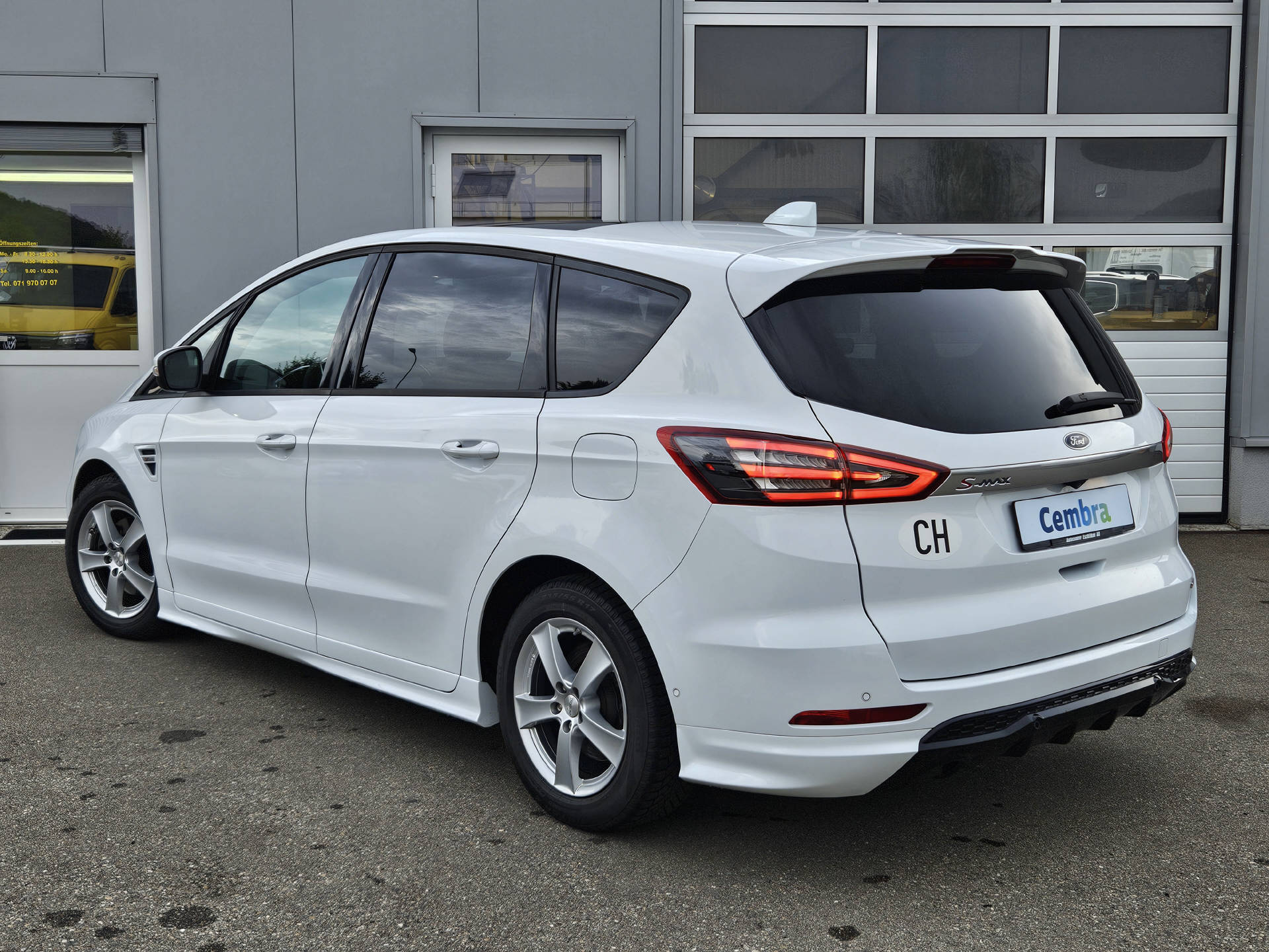 FORD S-Max 2.5 Hybrid ST-Line * 7- Plätzer * Absolute Top Ausstattung *-image-6