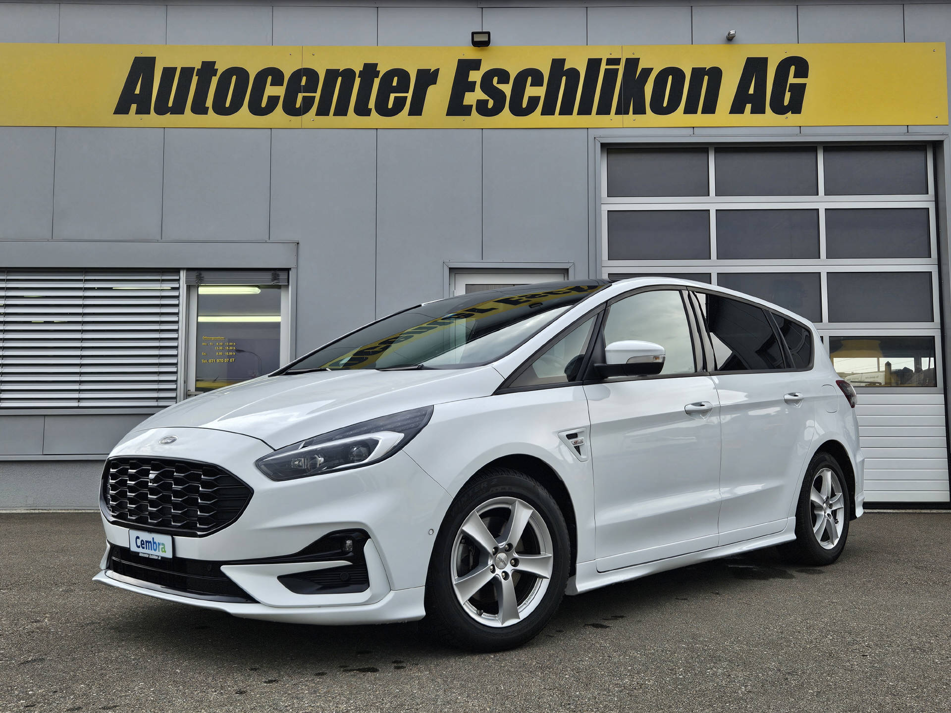 FORD S-Max 2.5 Hybrid ST-Line * 7- Plätzer * Absolute Top Ausstattung *-image-1