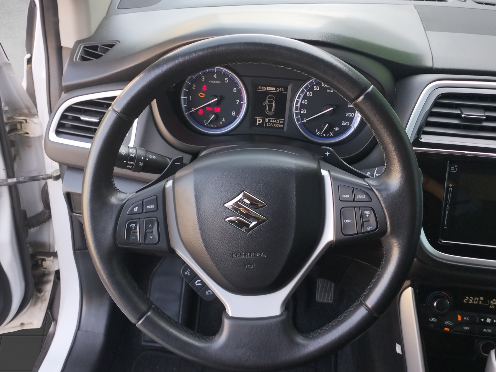 SUZUKI SX4 S-Cross 1.4 16V Compact+ 4WD Automatic-image-6