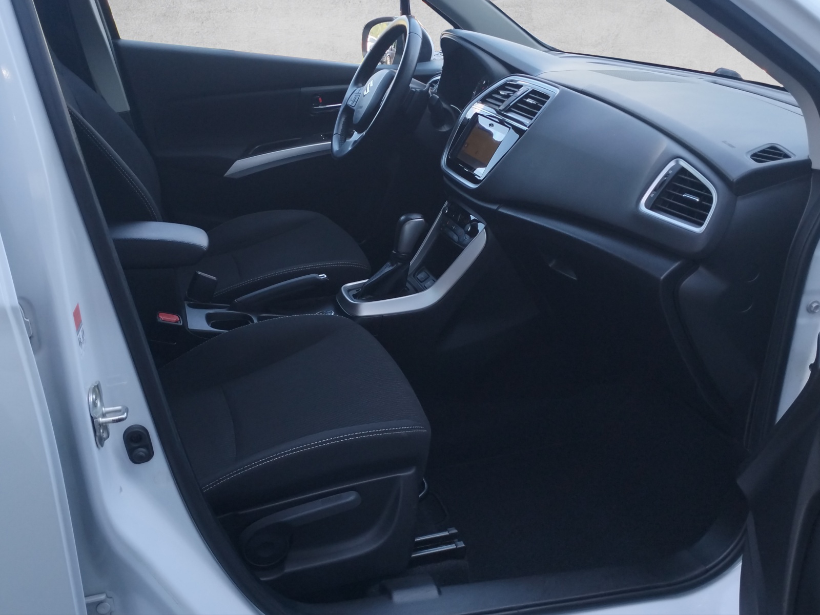SUZUKI SX4 S-Cross 1.4 16V Compact+ 4WD Automatic-image-10