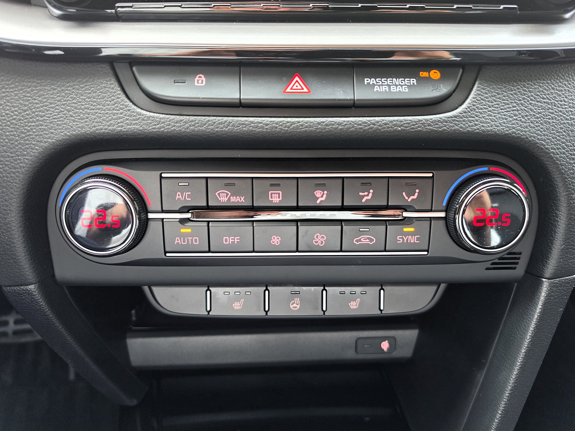 KIA ProCeed 1.5 T-GDi MHEV GT-Line DCT-image-13